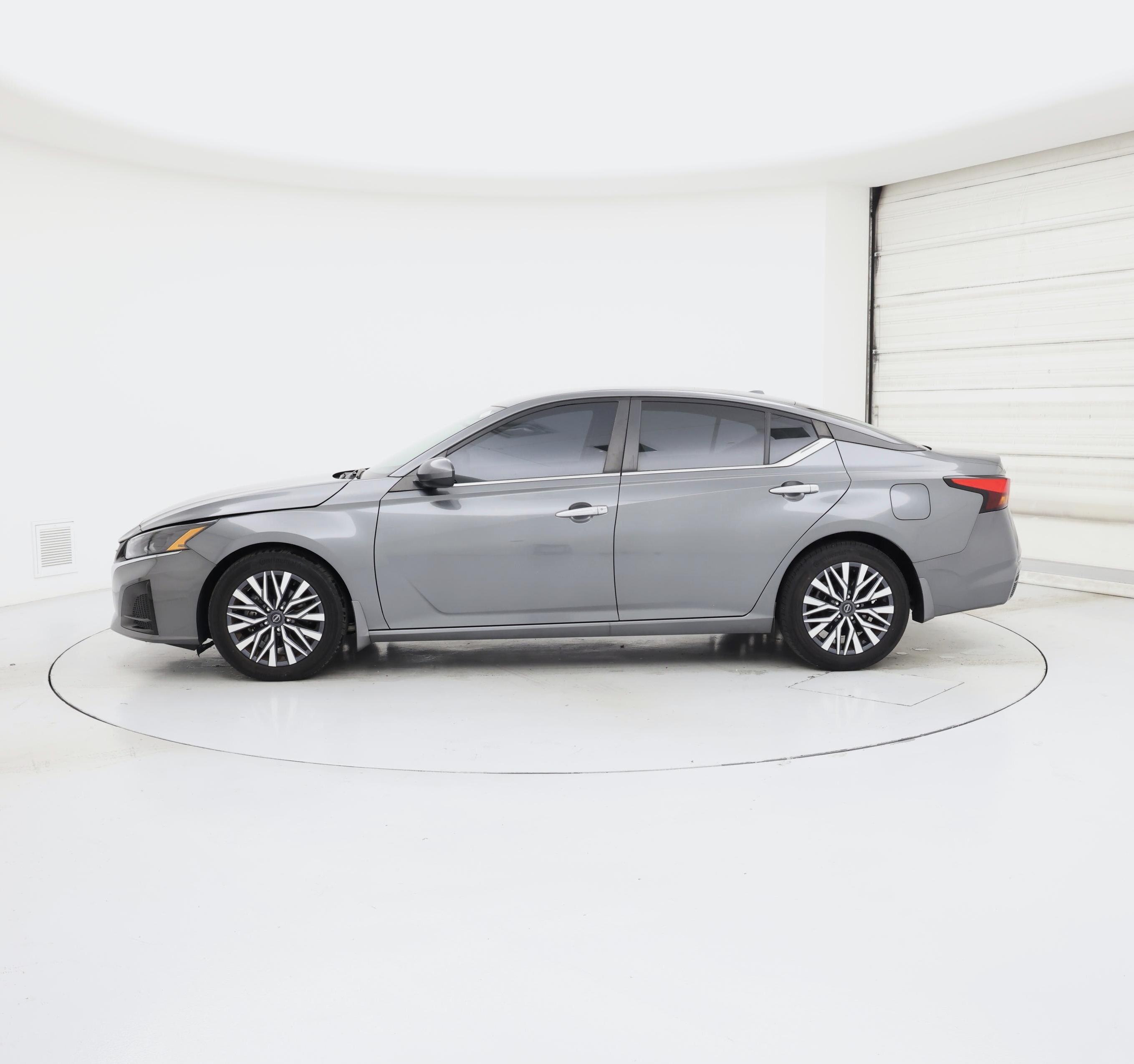 Thumbnail: 2023 Nissan Altima - 3