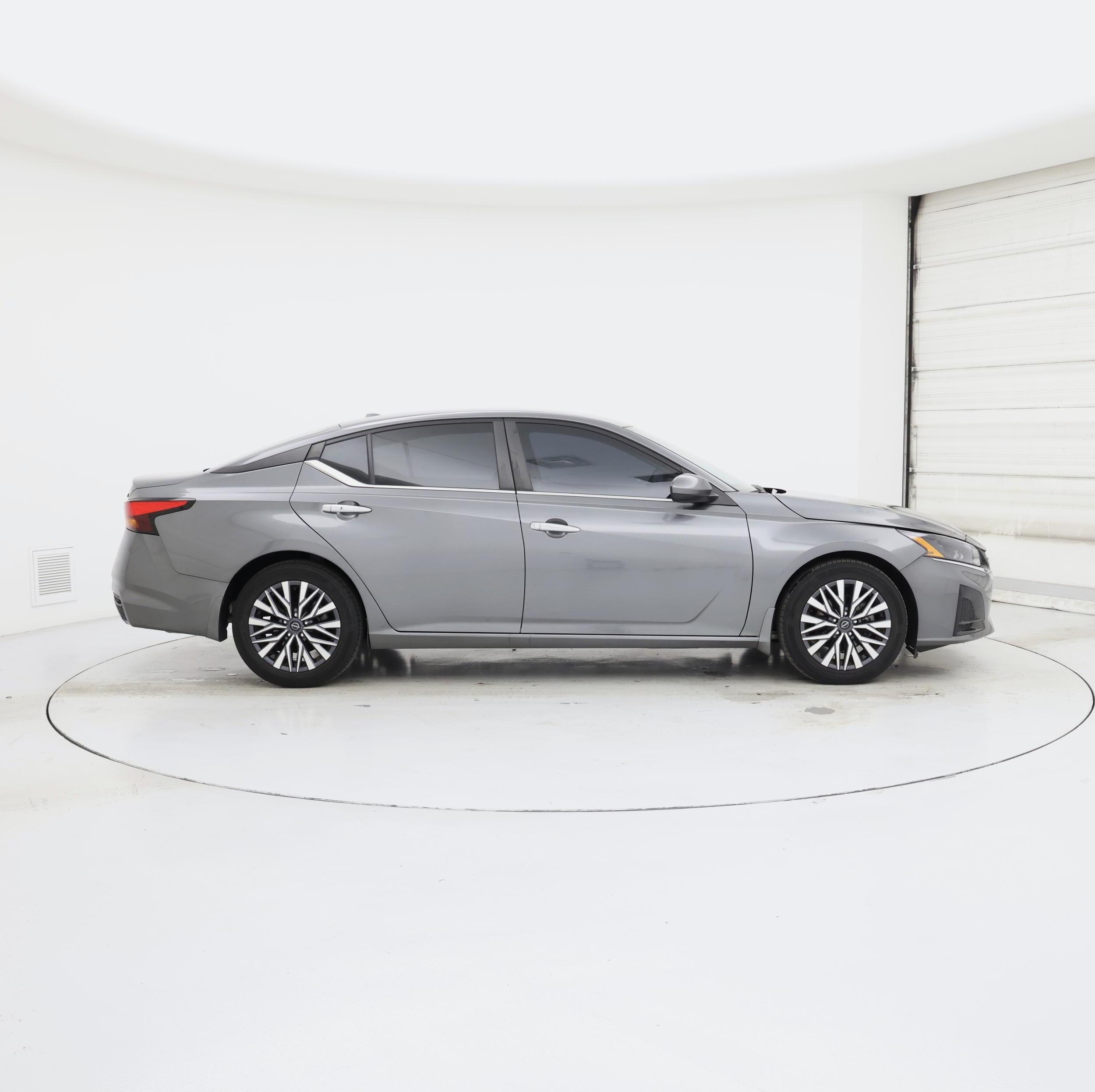 Thumbnail: 2023 Nissan Altima - 7