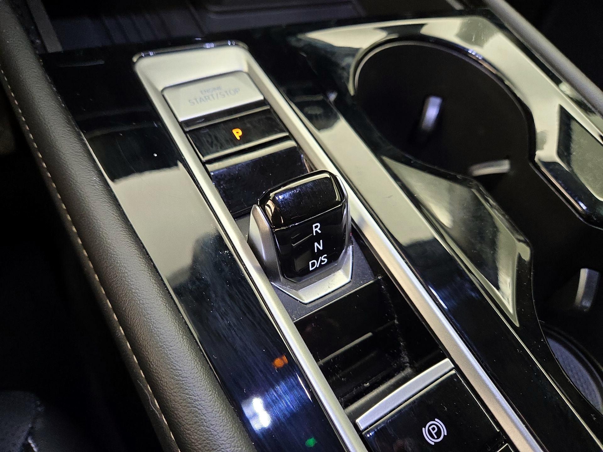 Thumbnail: 2025 Volkswagen Atlas - 17