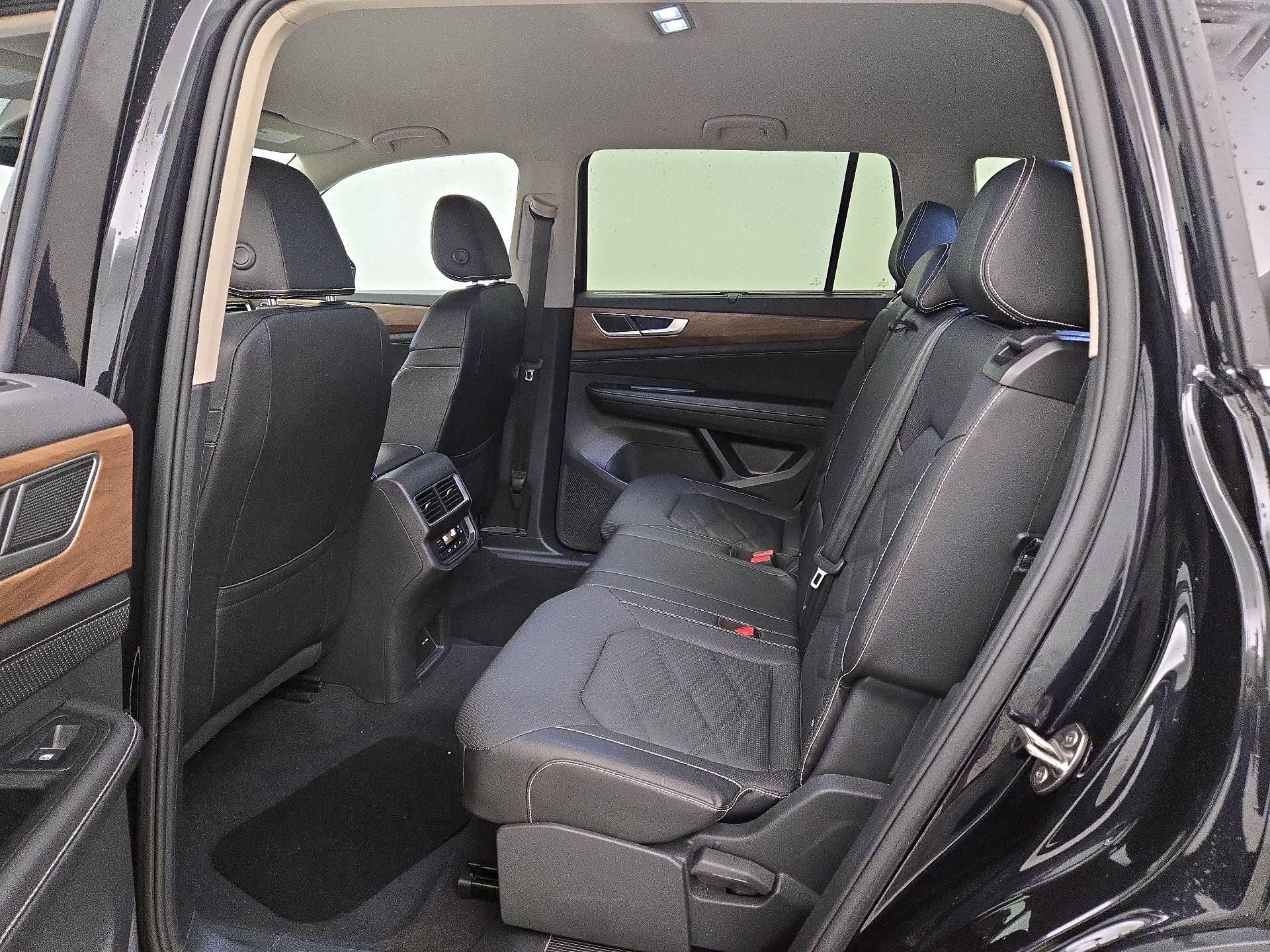 Thumbnail: 2025 Volkswagen Atlas - 19