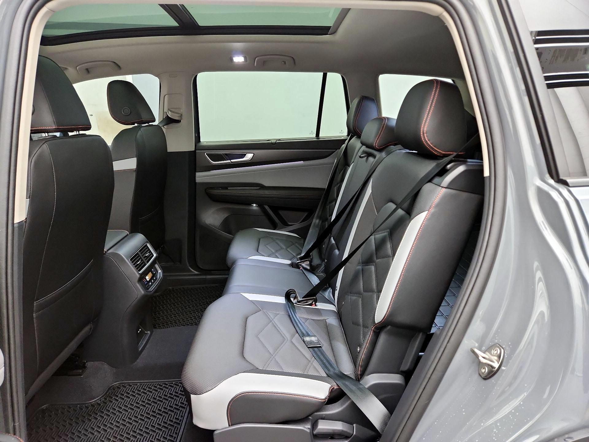 Thumbnail: 2025 Volkswagen Atlas - 20