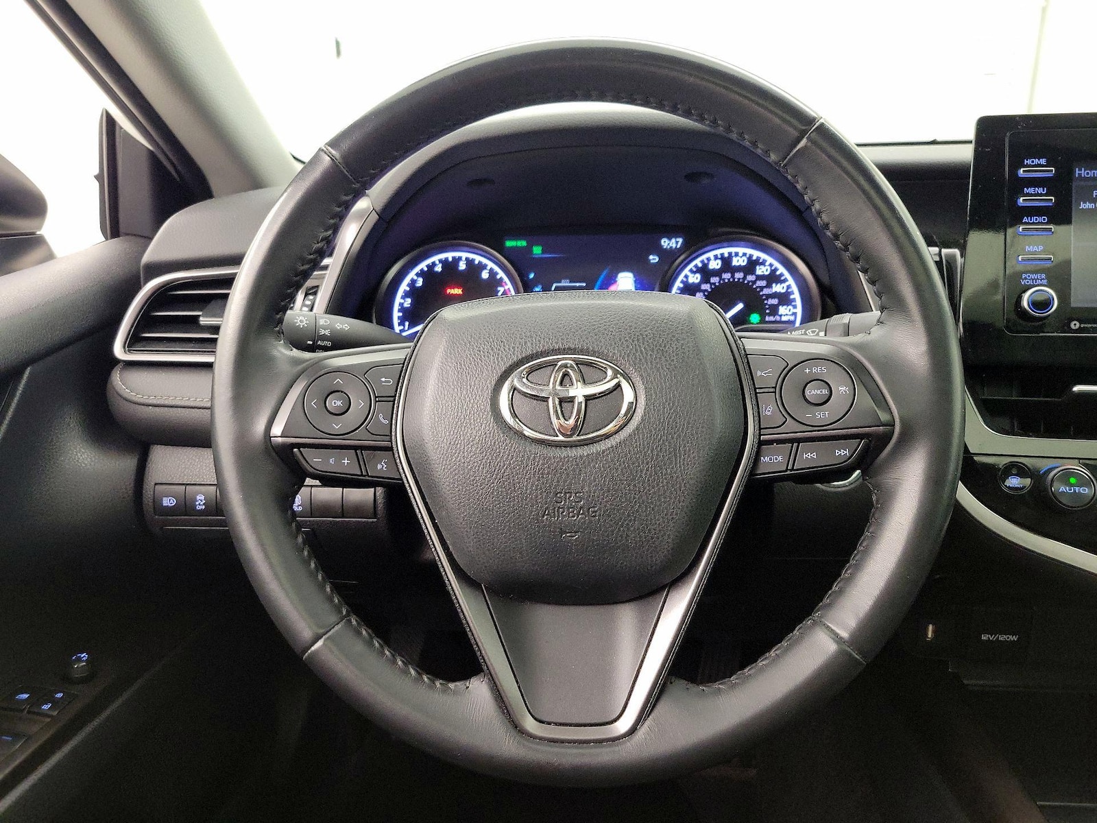 2023 Toyota Camry SE - Photo 11