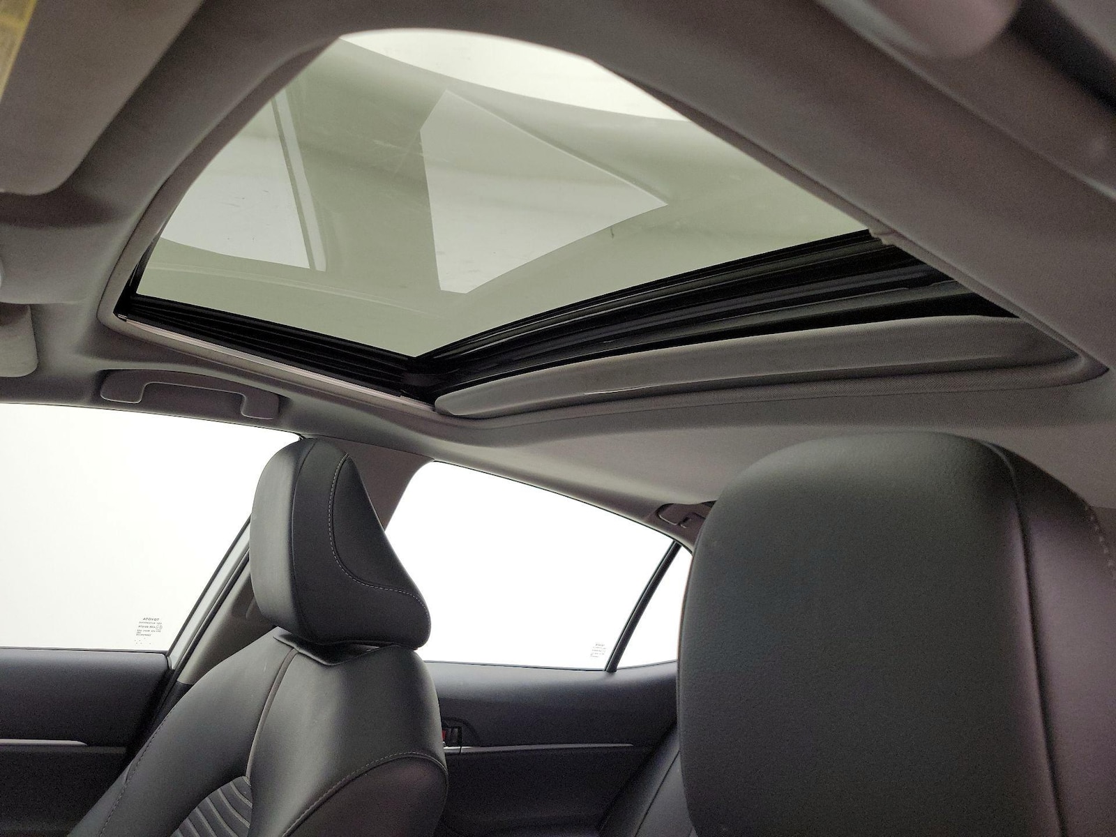 2023 Toyota Camry SE - Photo 20