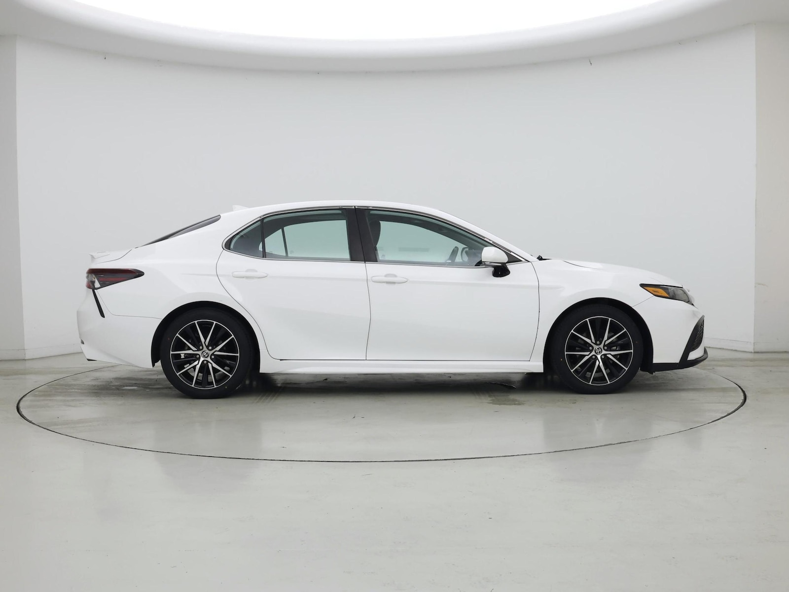 2023 Toyota Camry SE - Photo 8