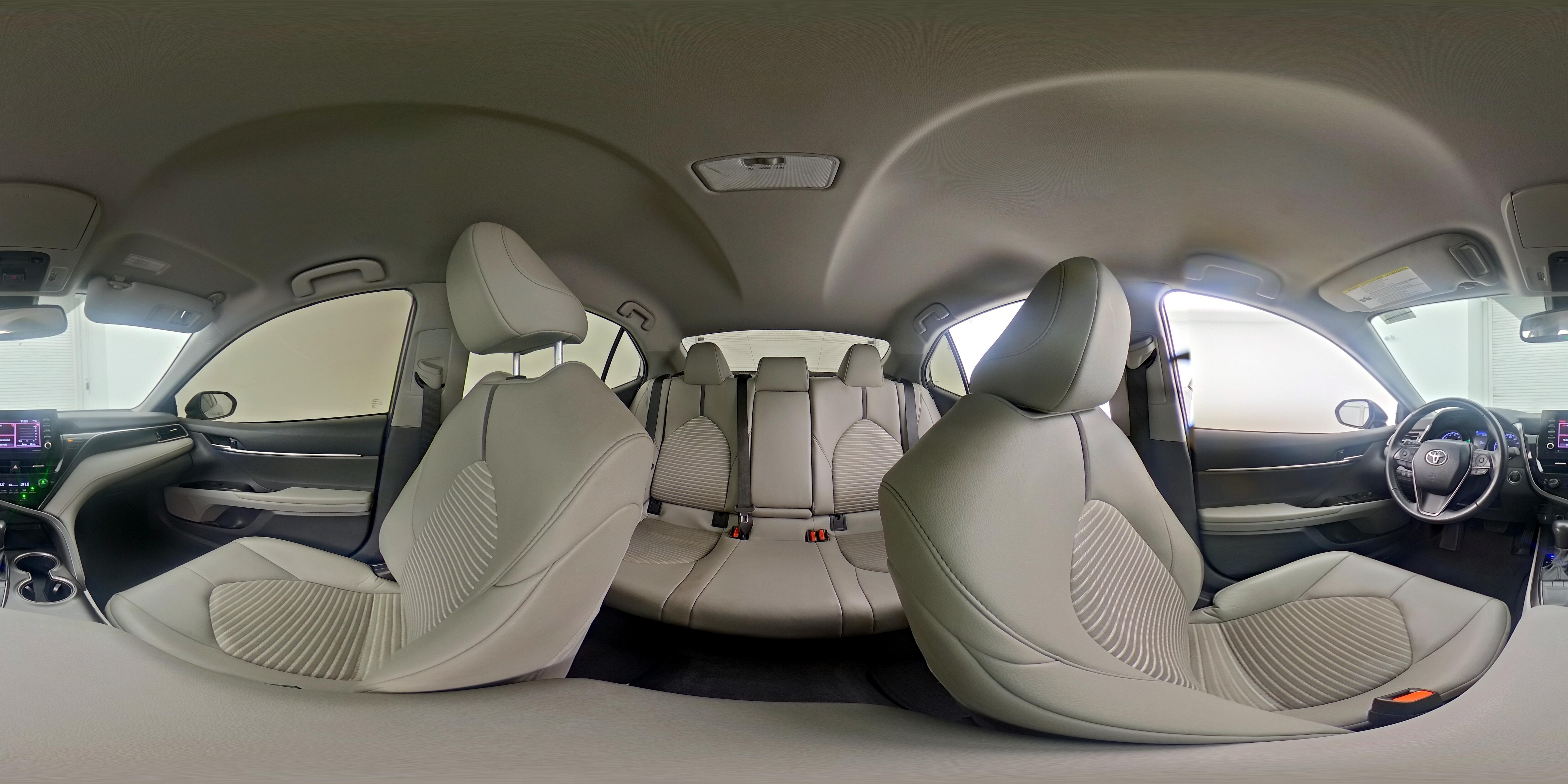 2024 Toyota Camry SE - Photo 24