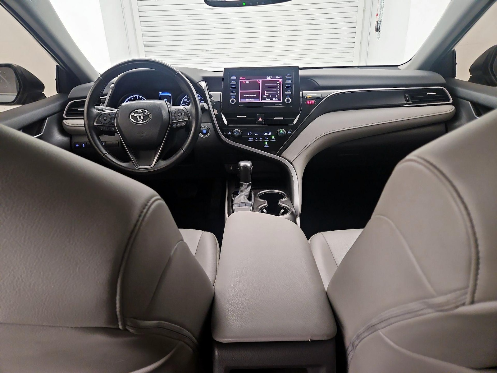 2024 Toyota Camry SE - Photo 10
