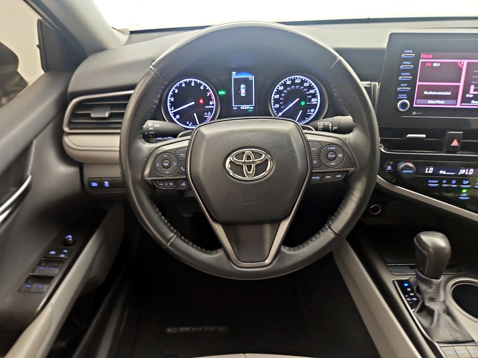 2024 Toyota Camry SE - Photo 11