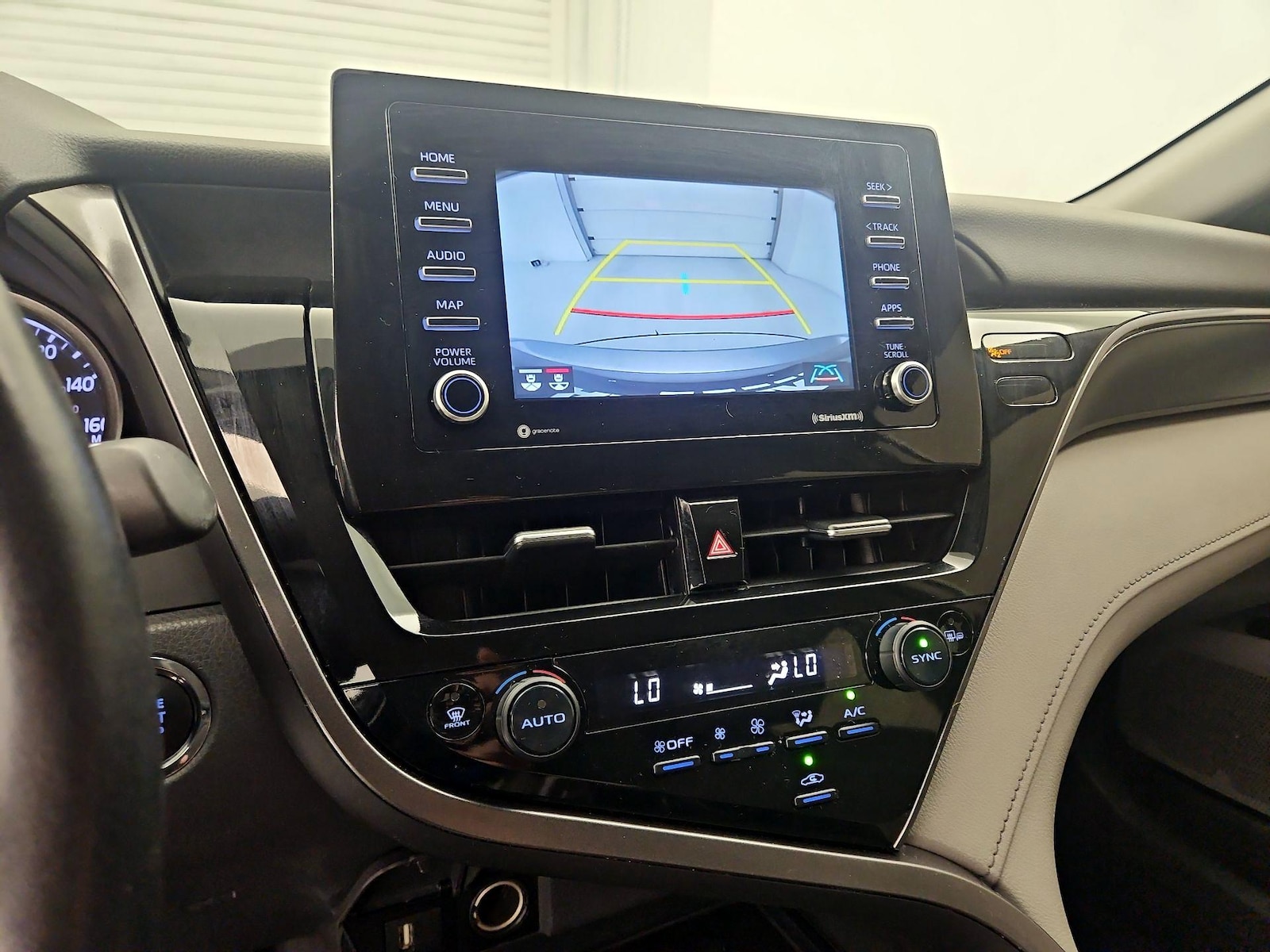 2024 Toyota Camry SE - Photo 15