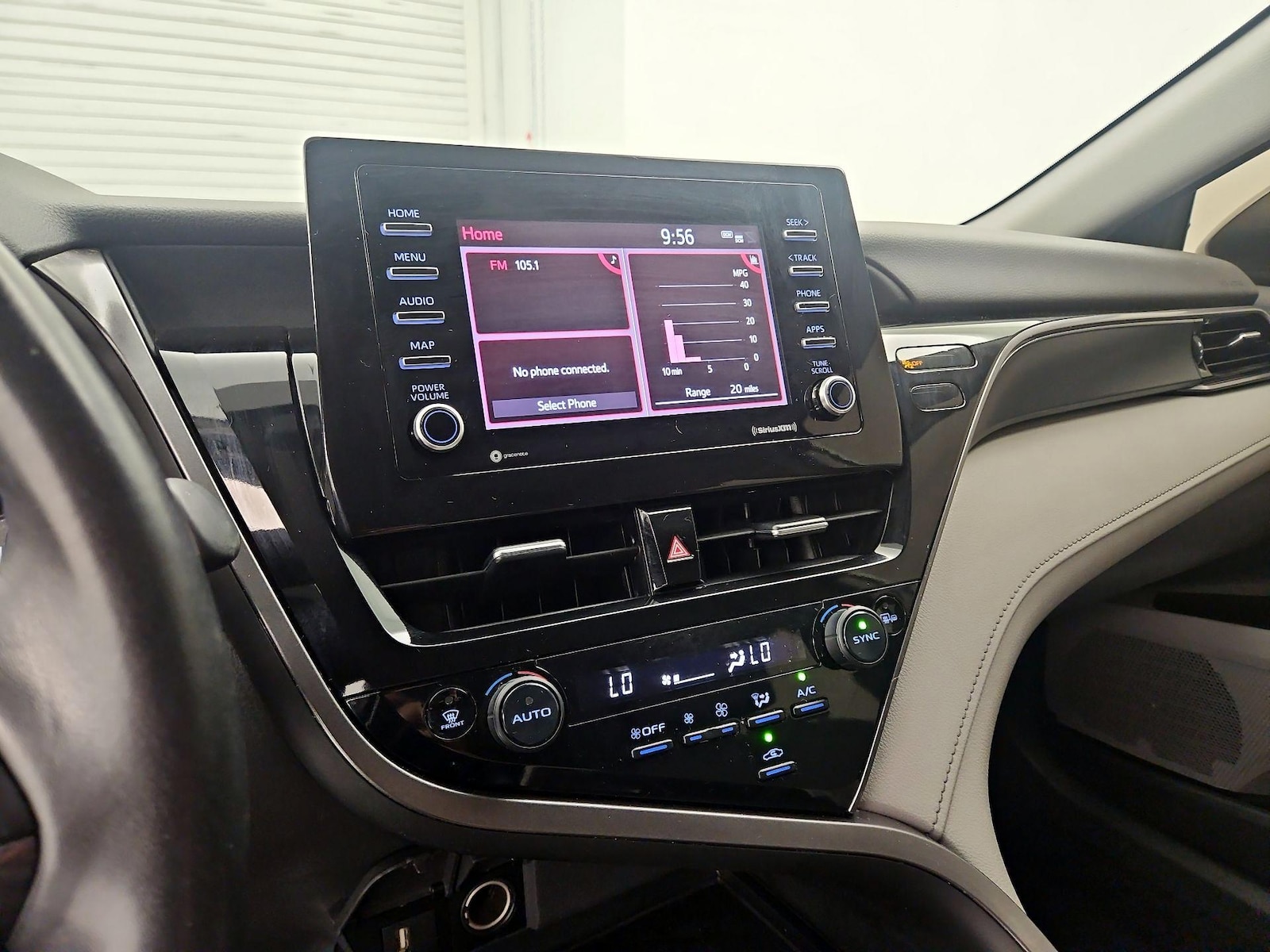 2024 Toyota Camry SE - Photo 16