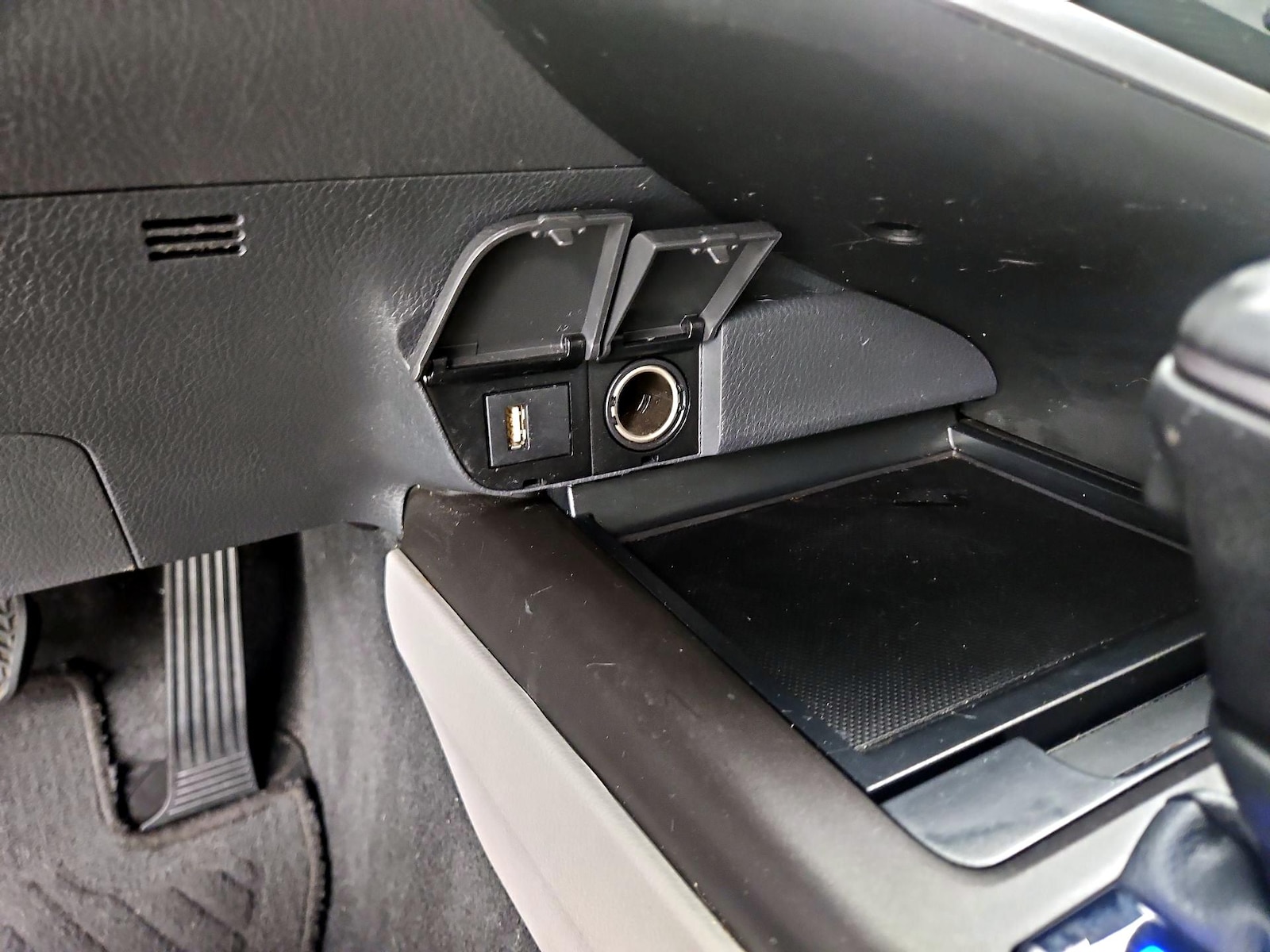 2024 Toyota Camry SE - Photo 19