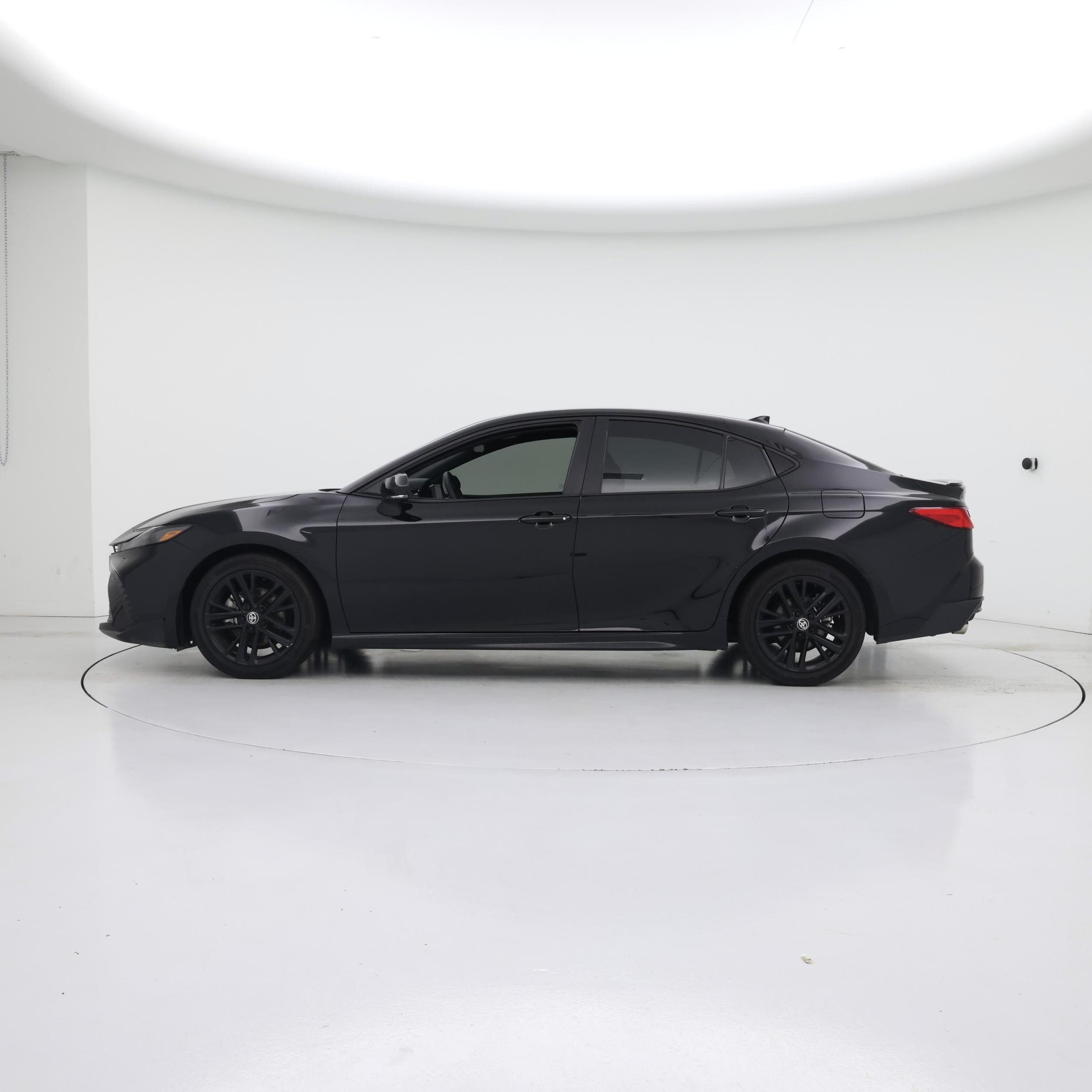 Thumbnail: 2025 Toyota Camry - 3