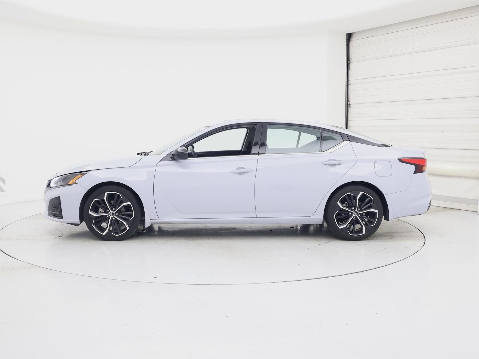 2023 Nissan Altima SR - Photo 4