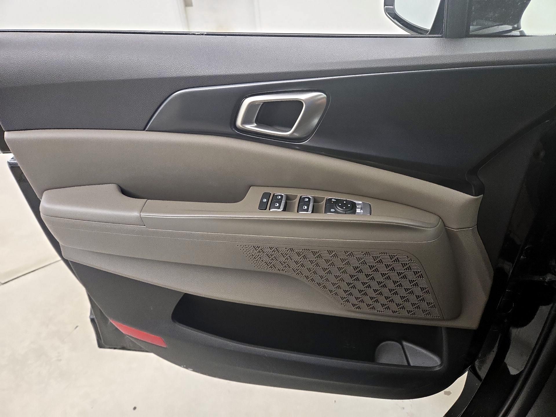 Thumbnail: 2025 Kia Carnival - 12