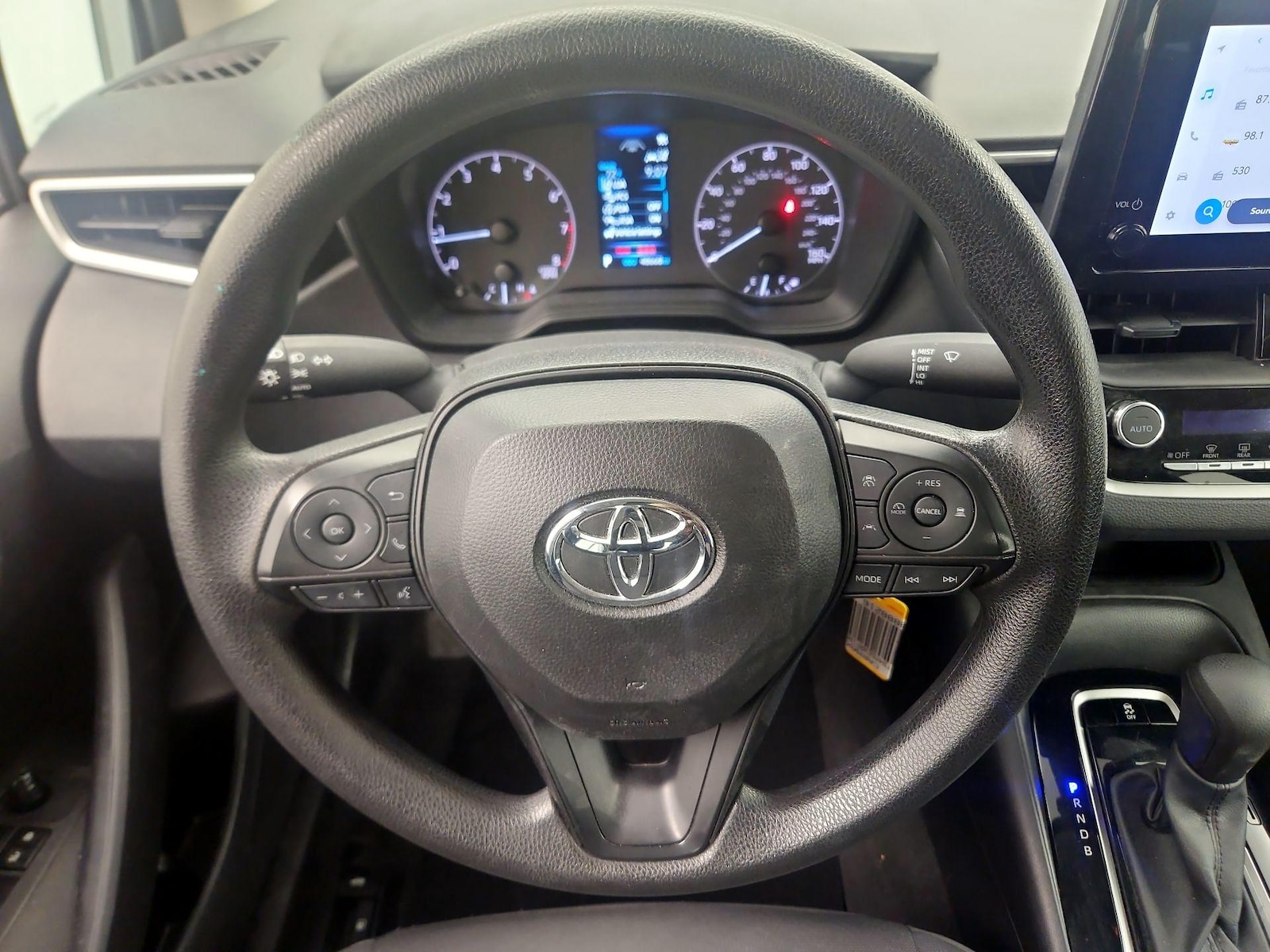 2024 Toyota Corolla LE - Photo 11