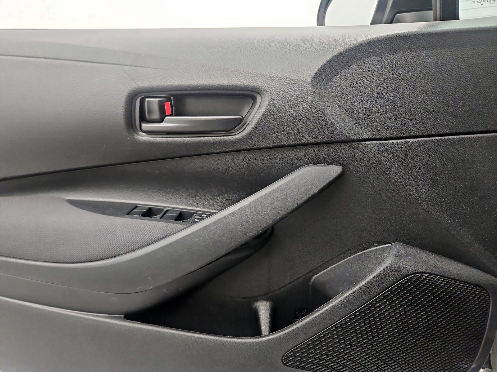 2024 Toyota Corolla LE - Photo 13