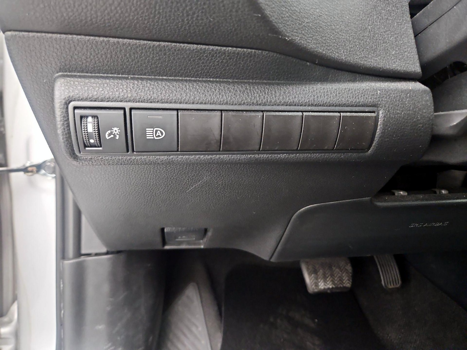 2024 Toyota Corolla LE - Photo 14