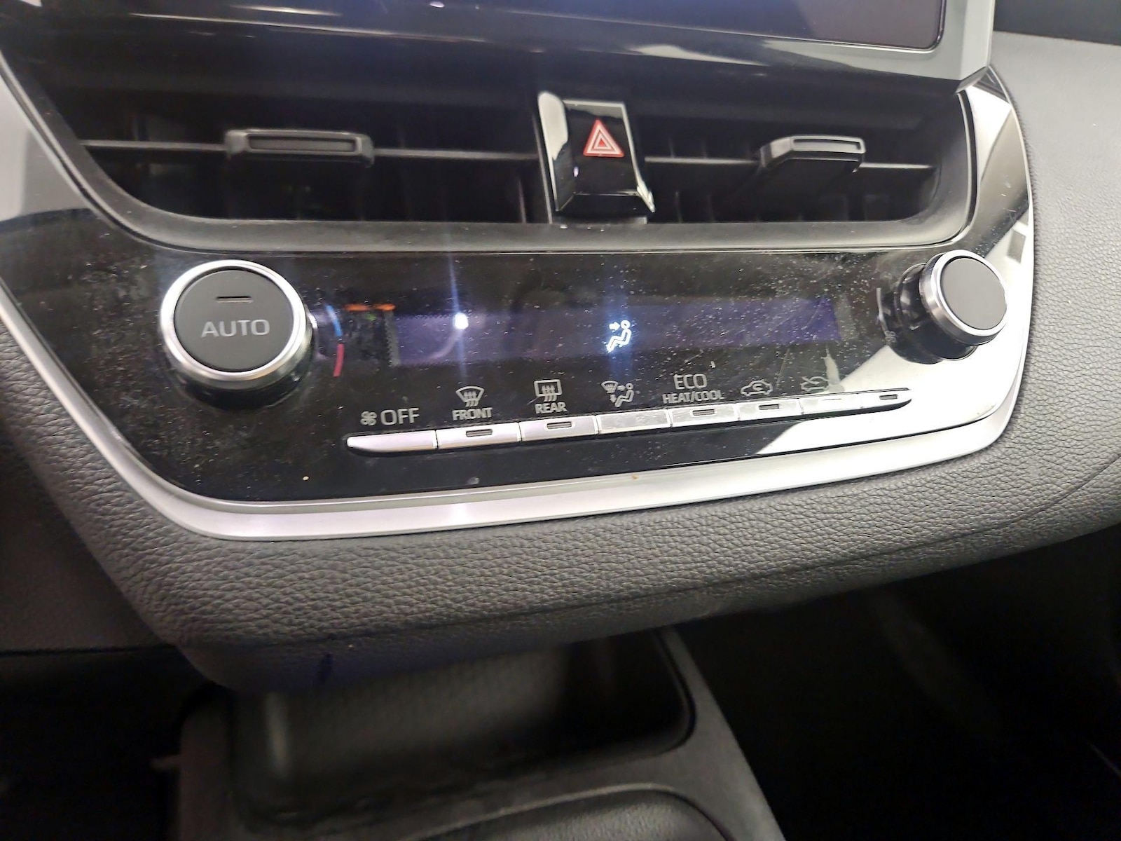 2024 Toyota Corolla LE - Photo 17
