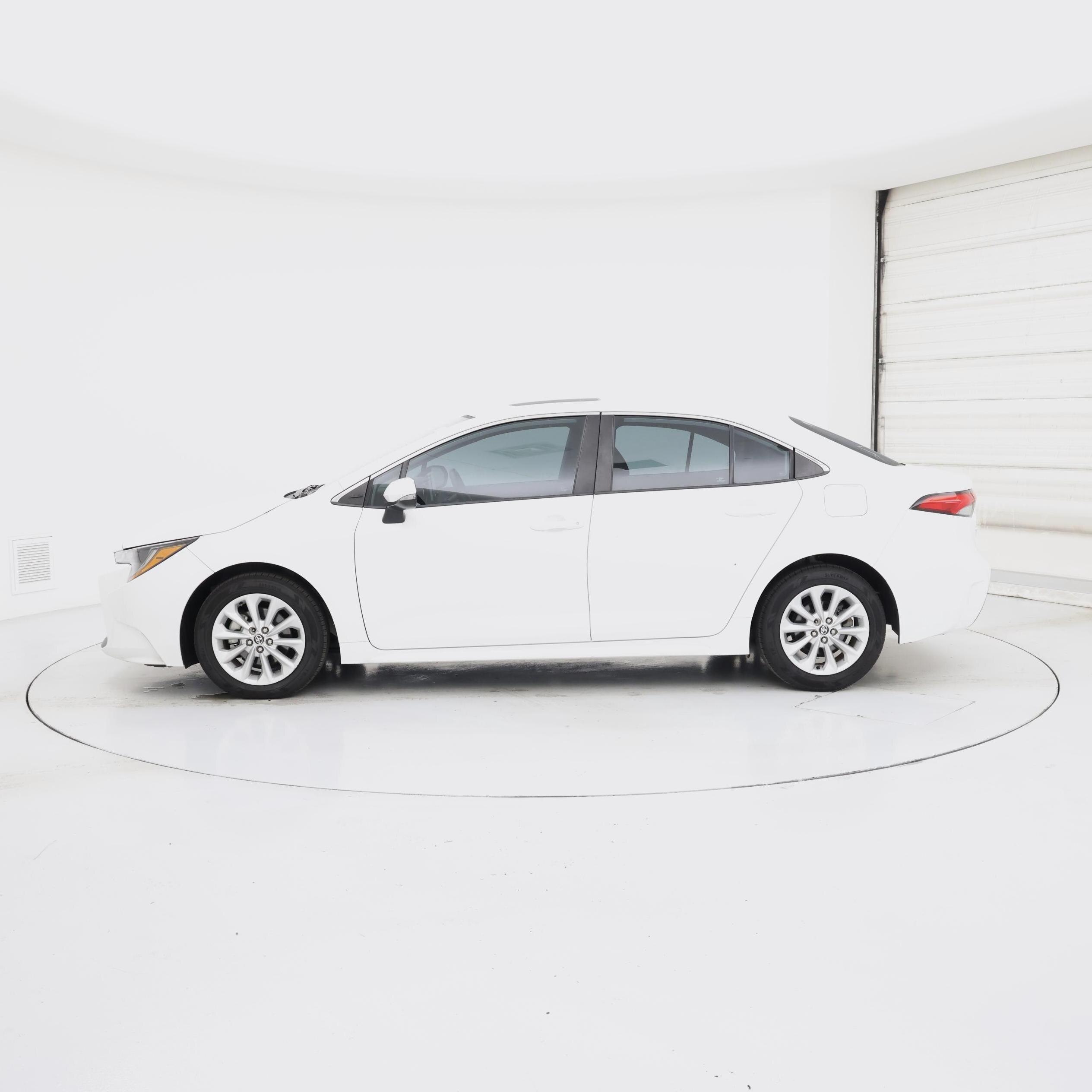 Thumbnail: 2022 Toyota Corolla - 3