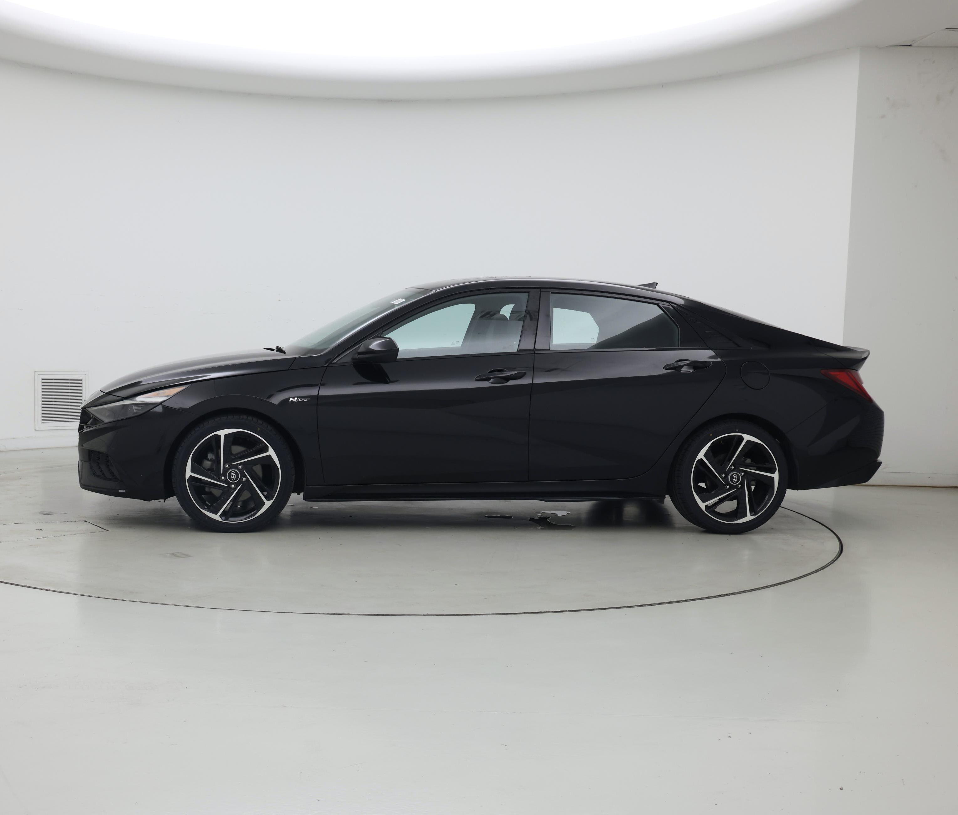 Thumbnail: 2023 Hyundai Elantra - 3