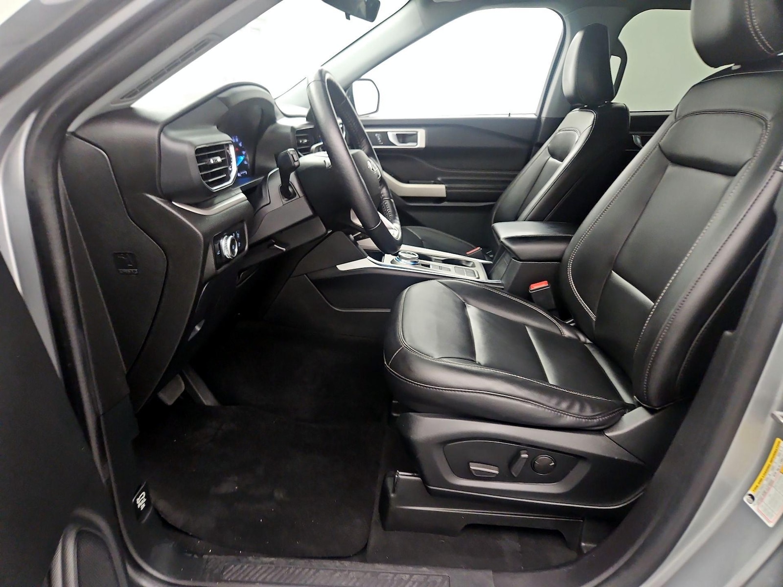 2022 Ford Explorer XLT - Photo 10