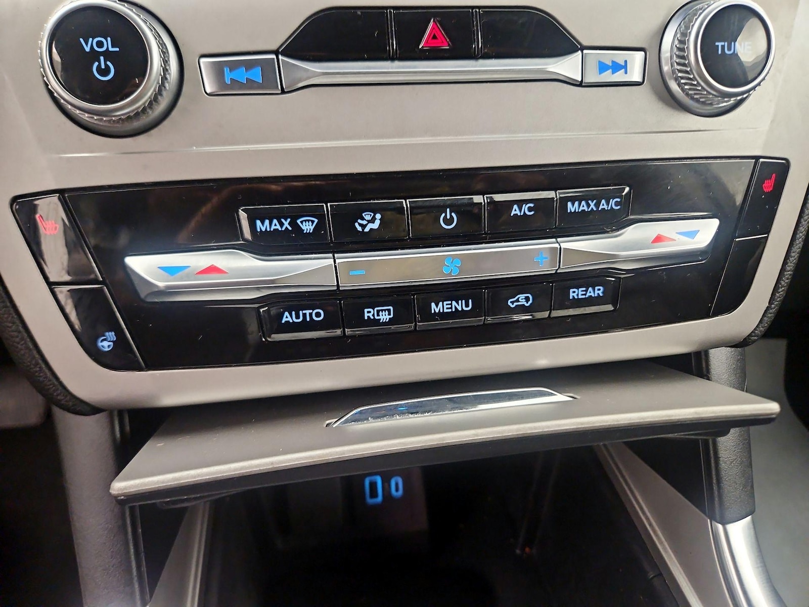 2022 Ford Explorer XLT - Photo 15
