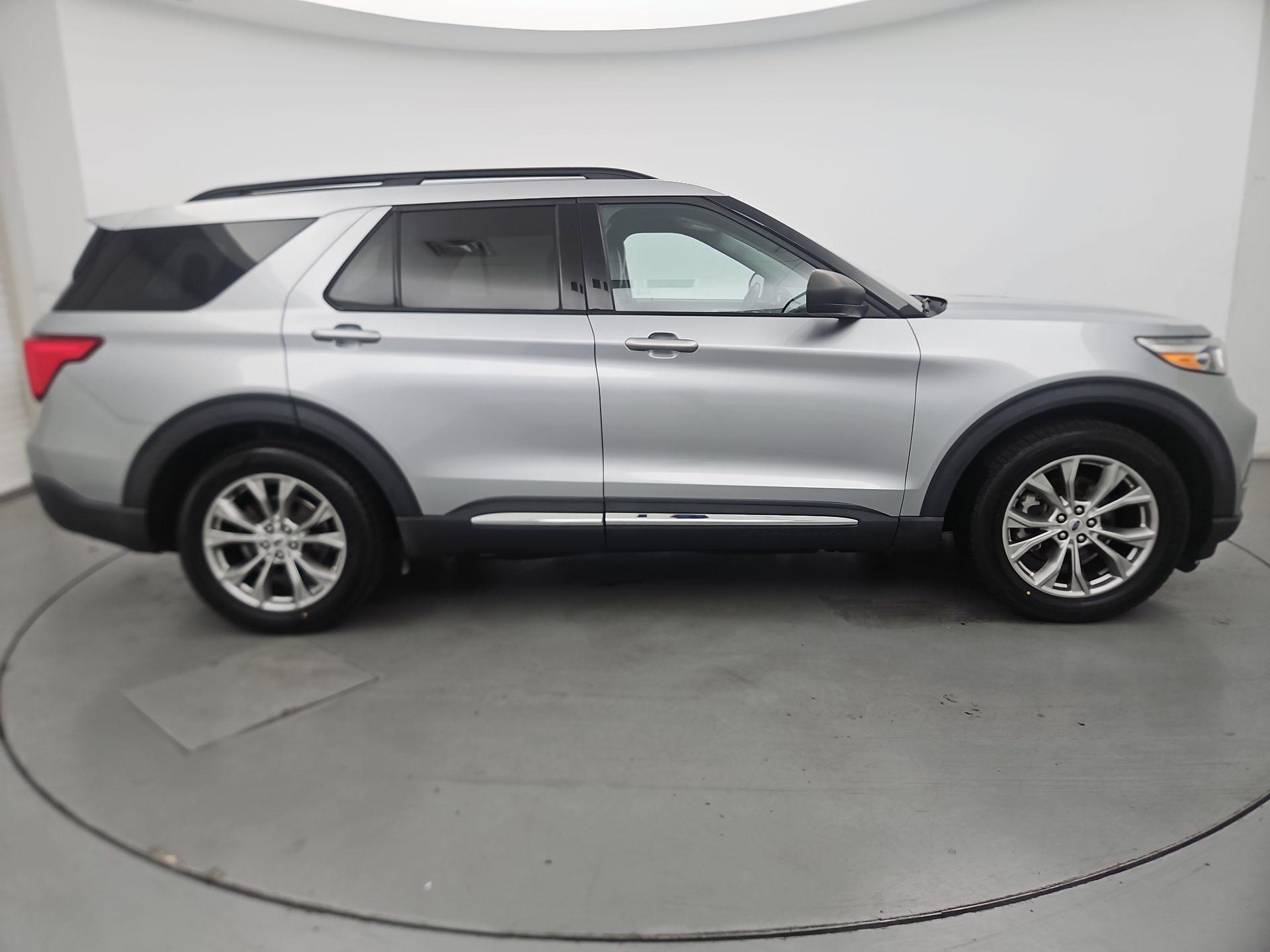 Thumbnail: 2022 Ford Explorer - 4