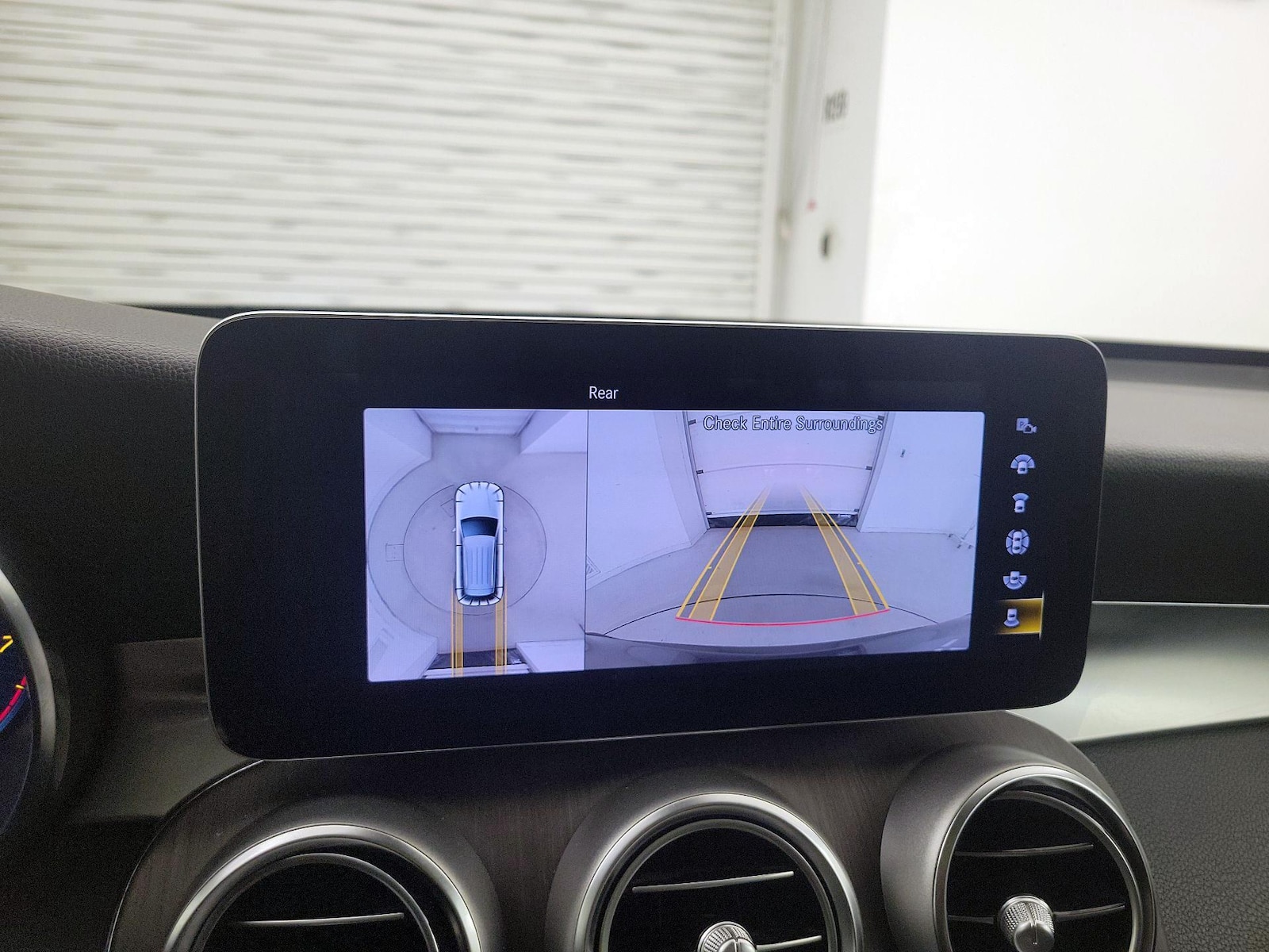 2022 Mercedes-Benz GLC GLC300 - Photo 15