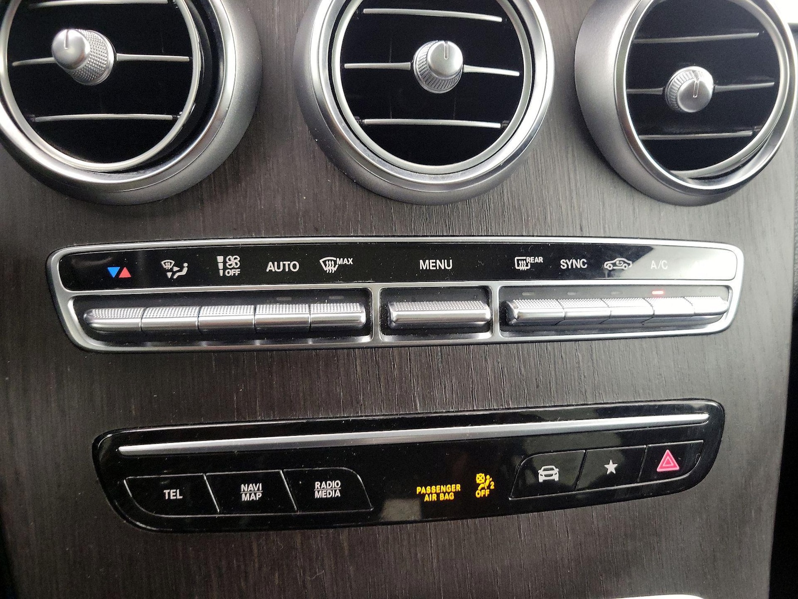 2022 Mercedes-Benz GLC GLC300 - Photo 17