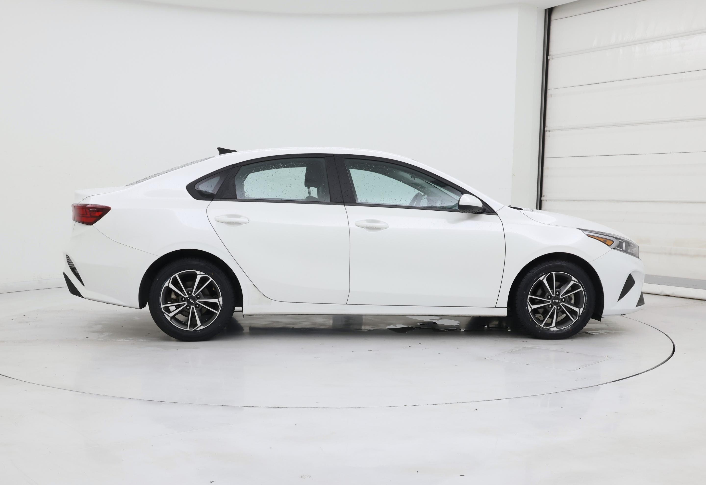 Thumbnail: 2023 Kia Forte - 7
