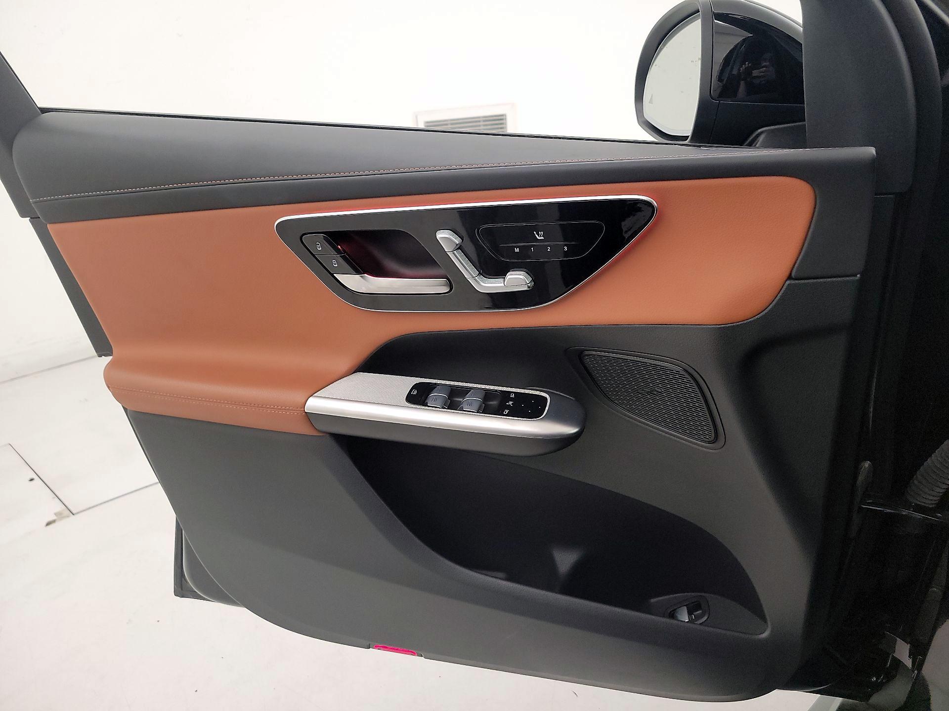 Thumbnail: 2024 Mercedes-Benz GLC - 12