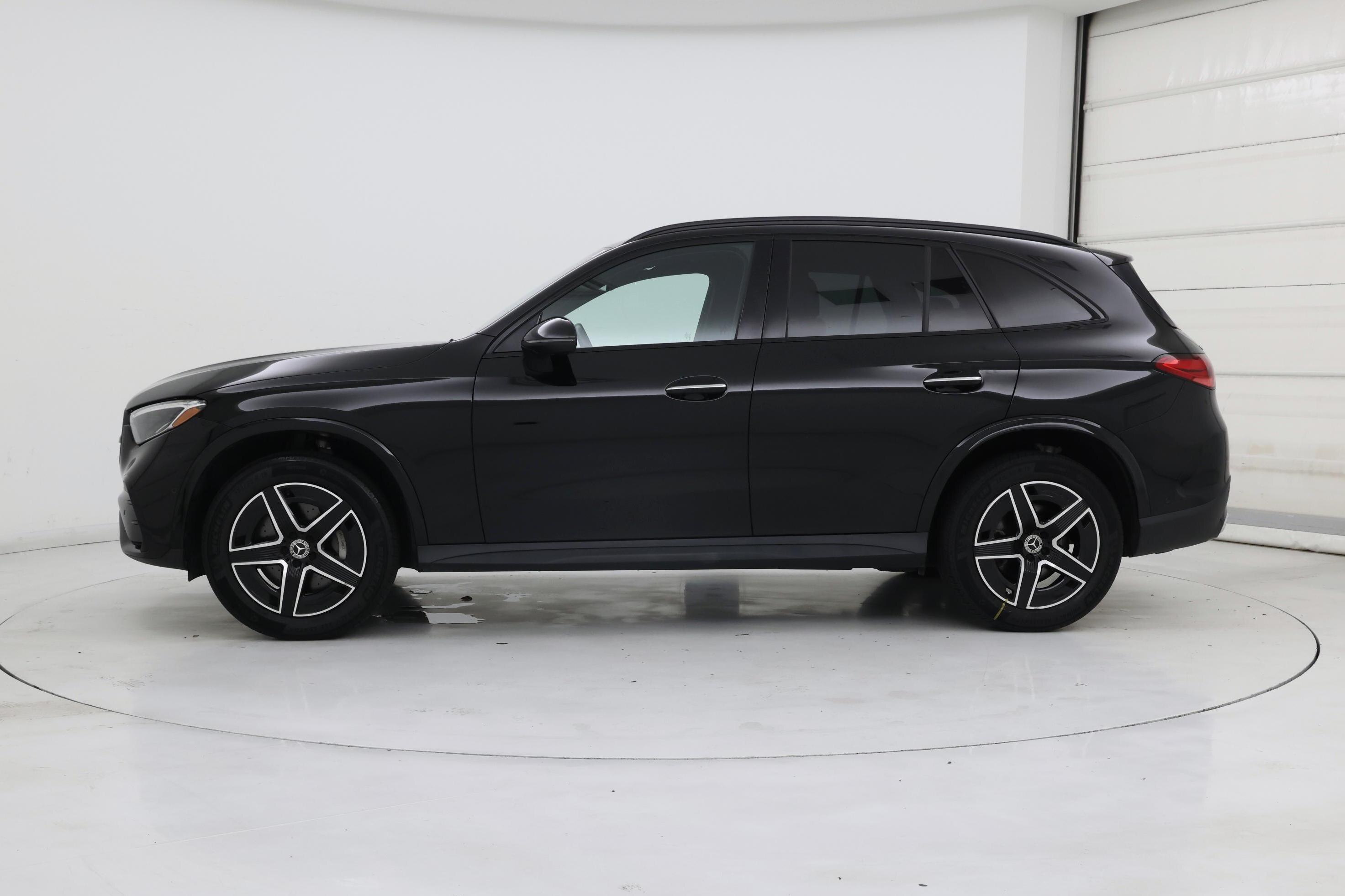 Thumbnail: 2024 Mercedes-Benz GLC - 3