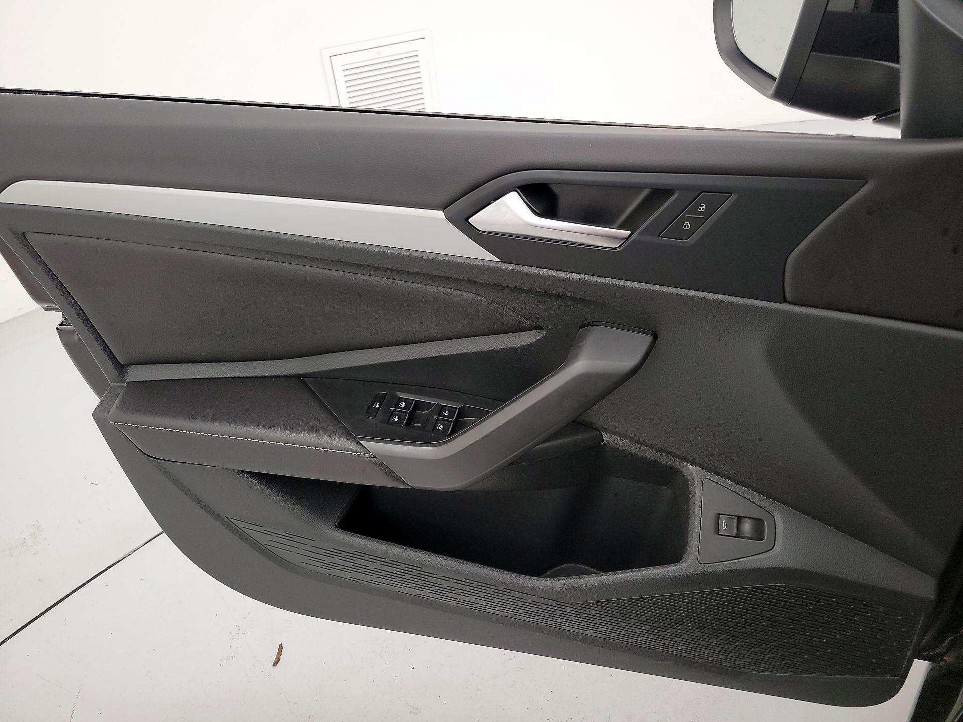 Thumbnail: 2025 Volkswagen Jetta - 12