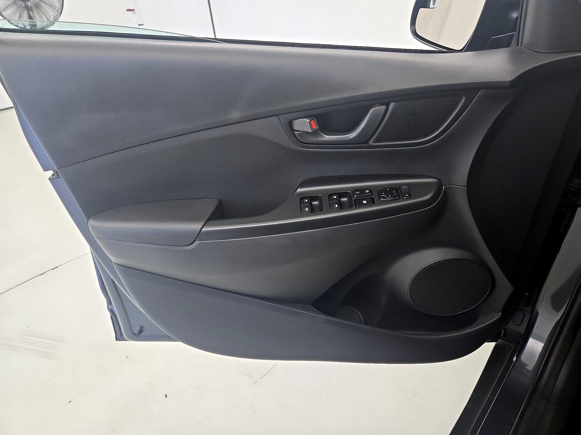 Thumbnail: 2021 Hyundai Kona - 12