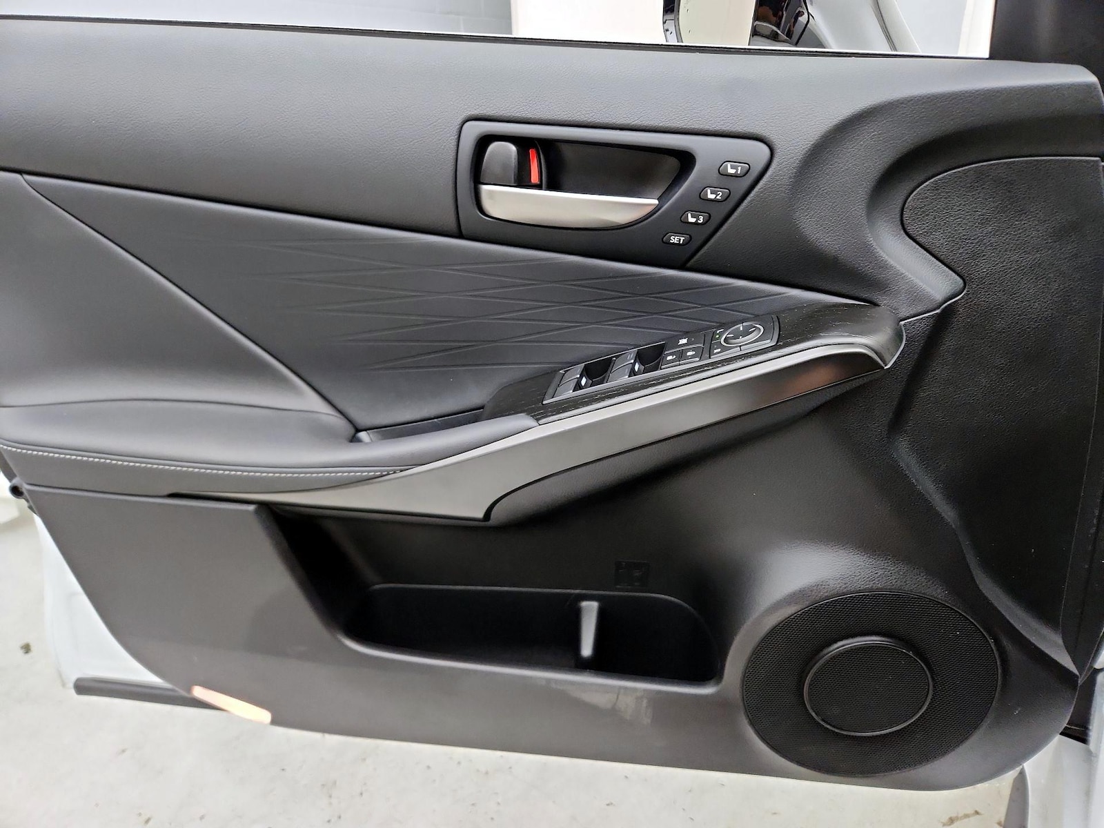 2025 Lexus IS 300 - Photo 13