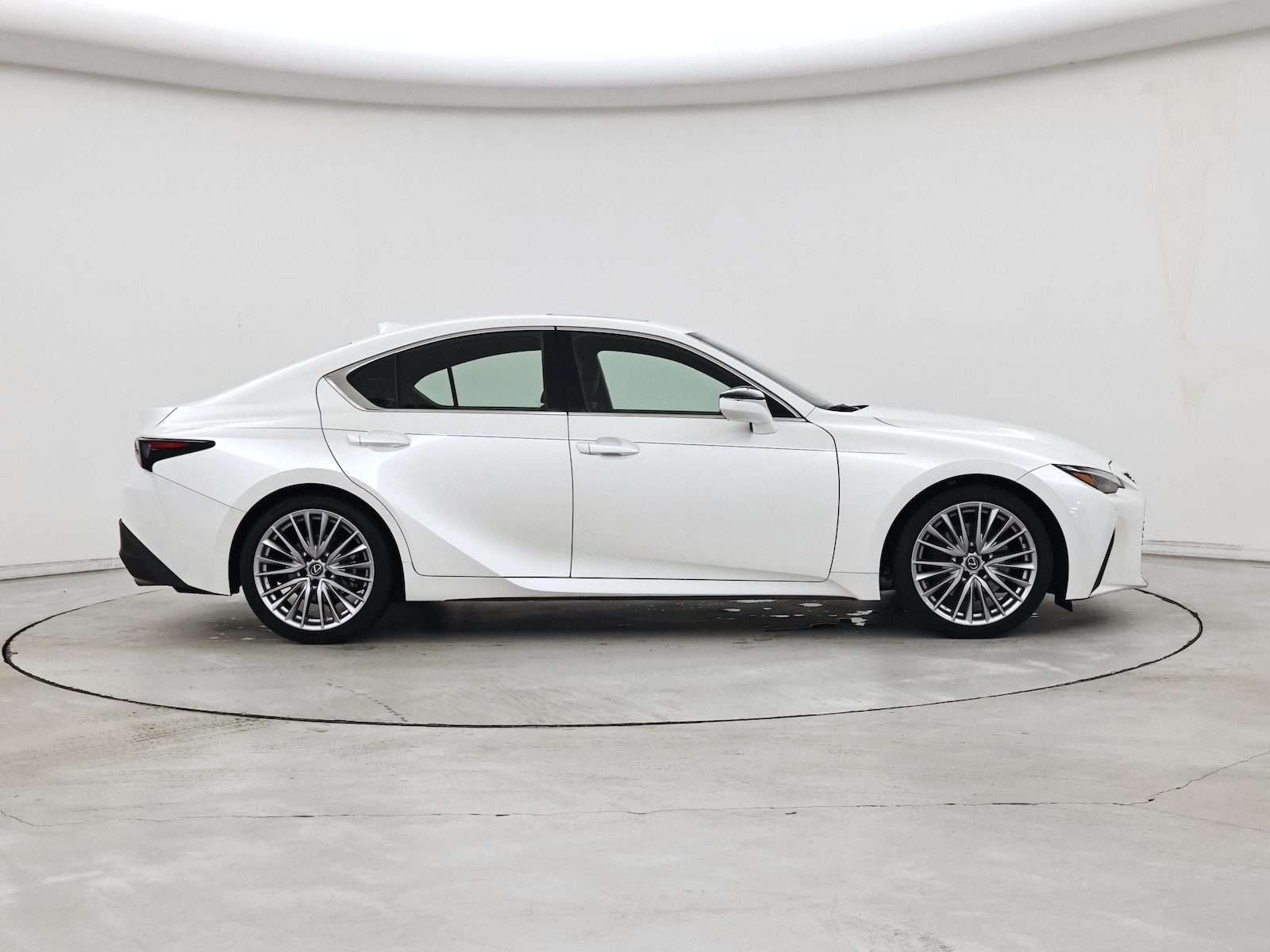 2025 Lexus IS 300 - Photo 8