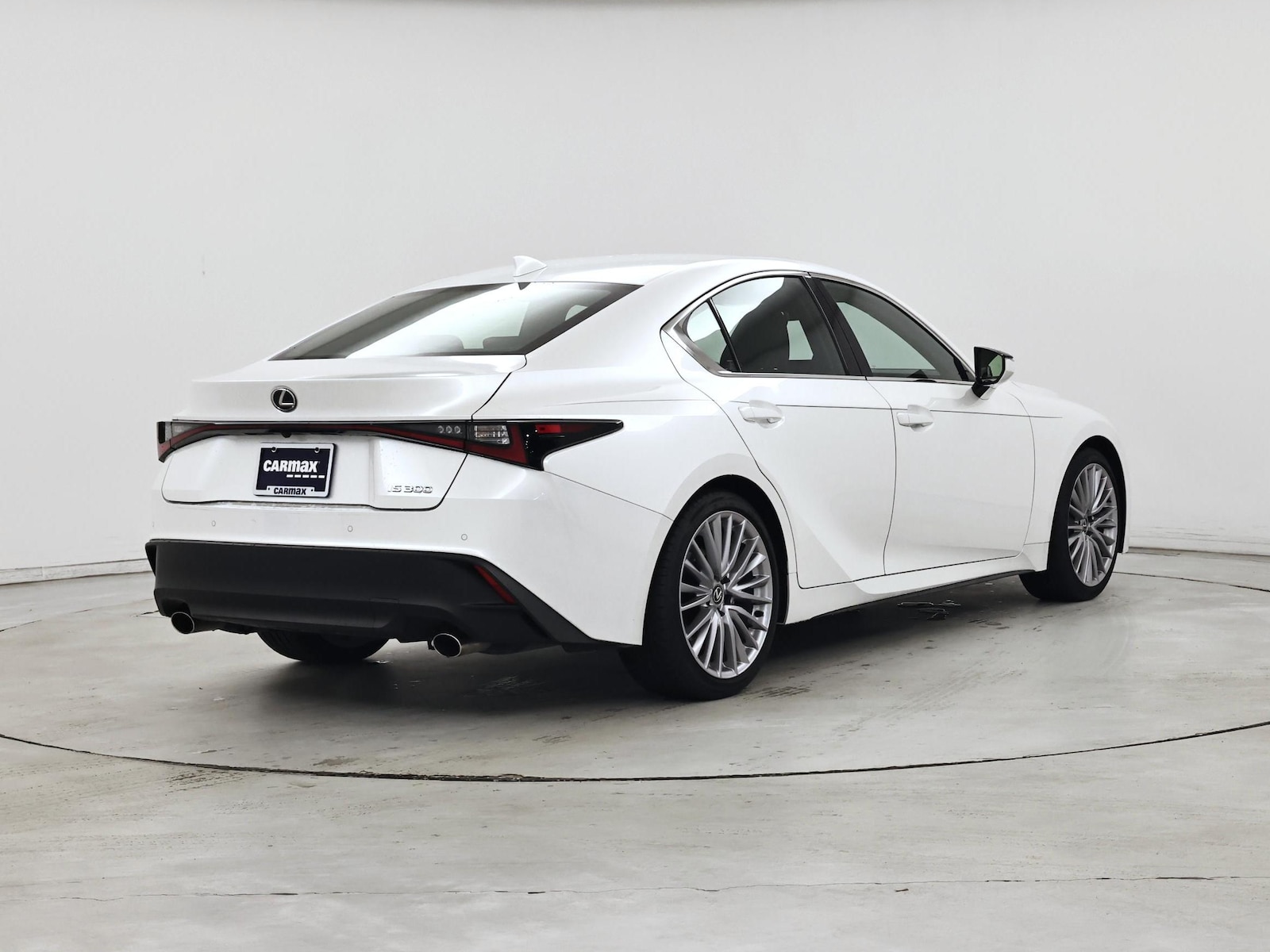 2025 Lexus IS 300 - Photo 9