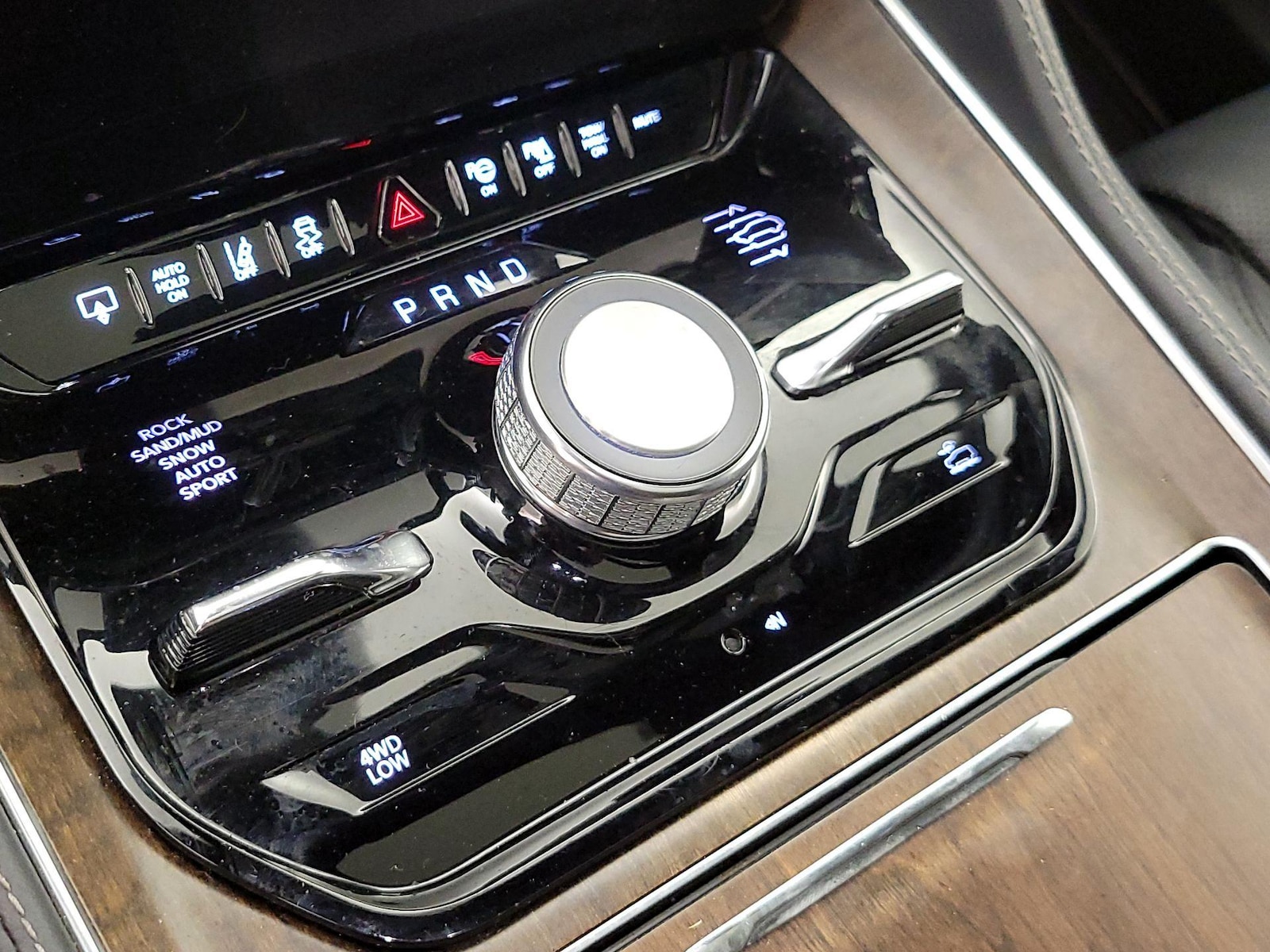 2023 Jeep Grand Wagoneer Series I - Photo 19