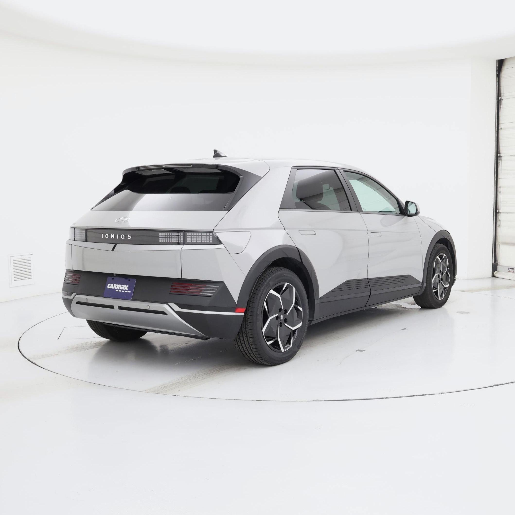 Thumbnail: 2023 Hyundai Ioniq 5 - 8