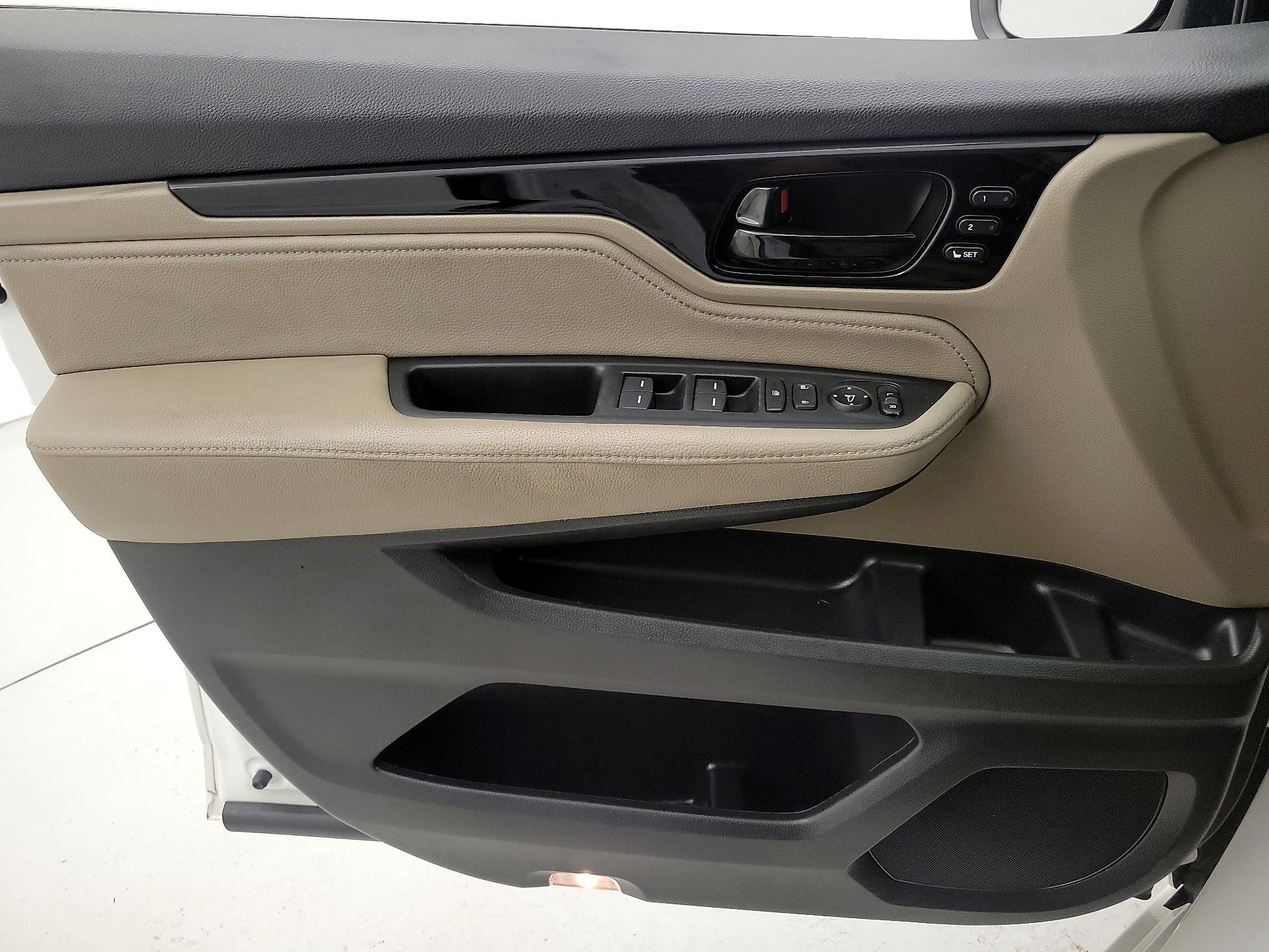 Thumbnail: 2023 Honda Odyssey - 12