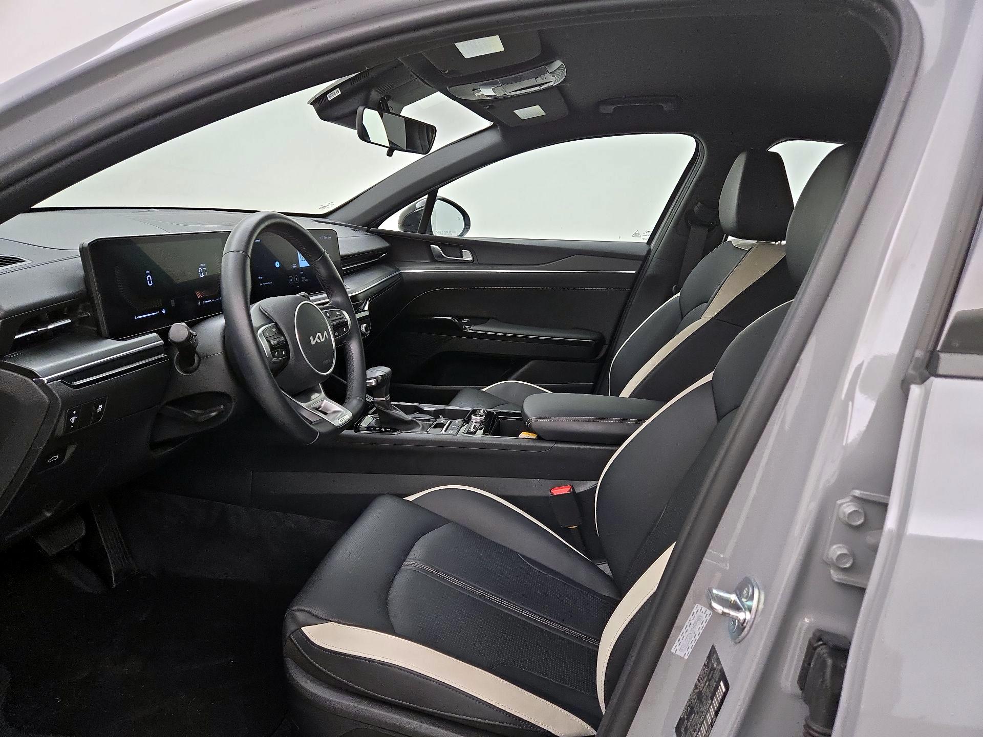 Thumbnail: 2025 Kia K5 - 11