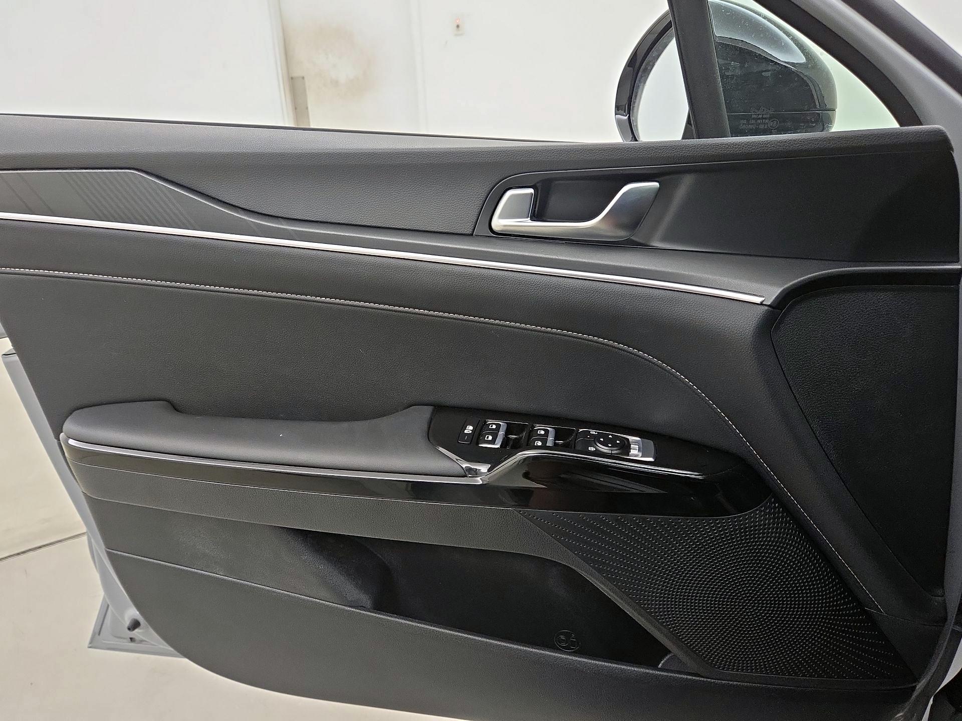 Thumbnail: 2025 Kia K5 - 12