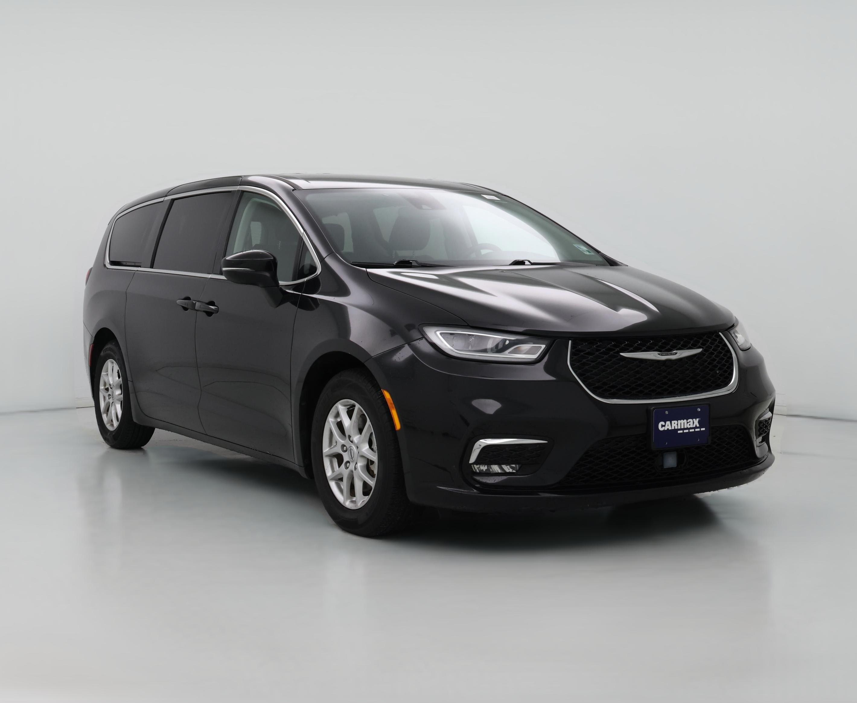 Thumbnail: 2023 Chrysler Pacifica - 1