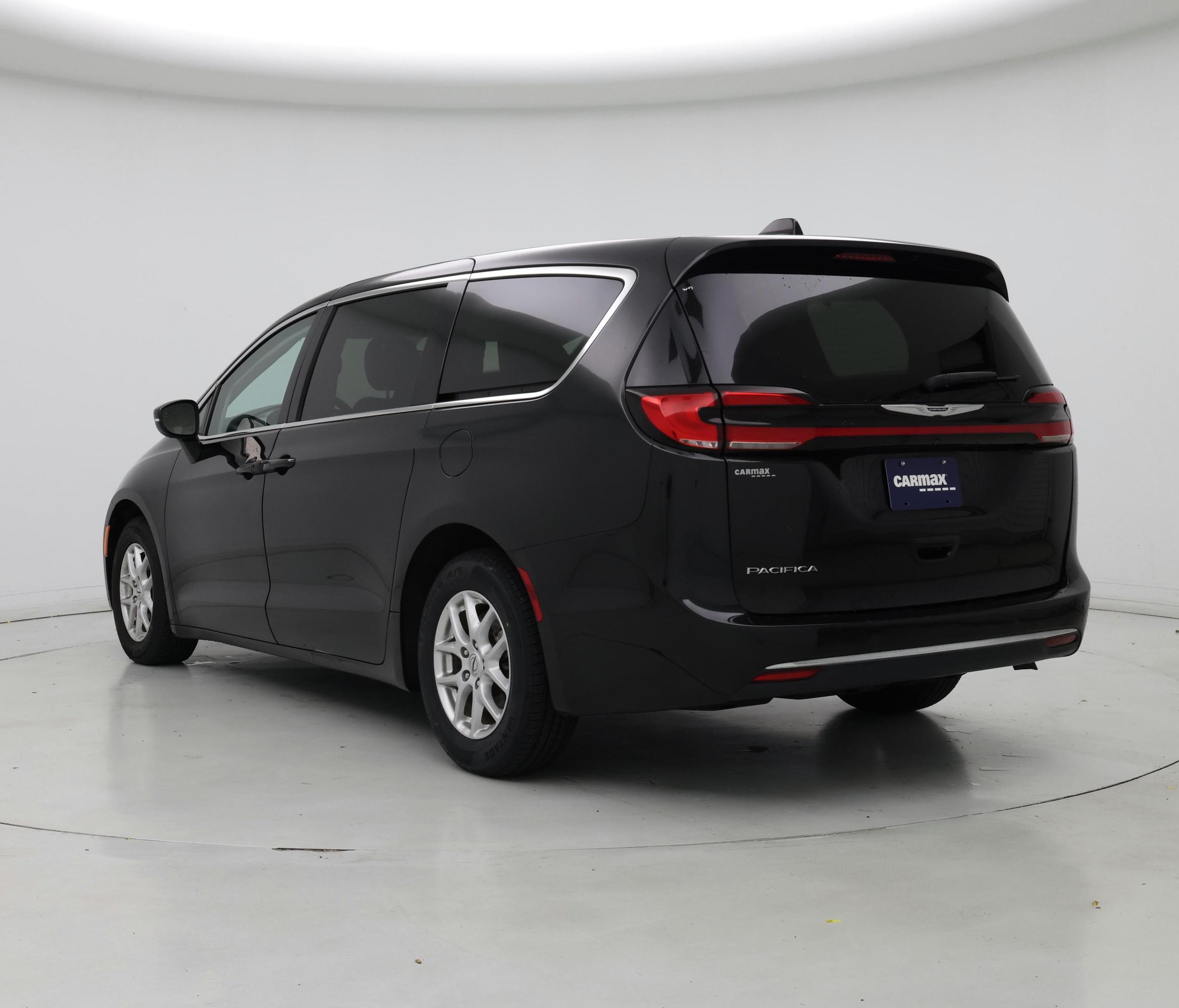Thumbnail: 2023 Chrysler Pacifica - 2