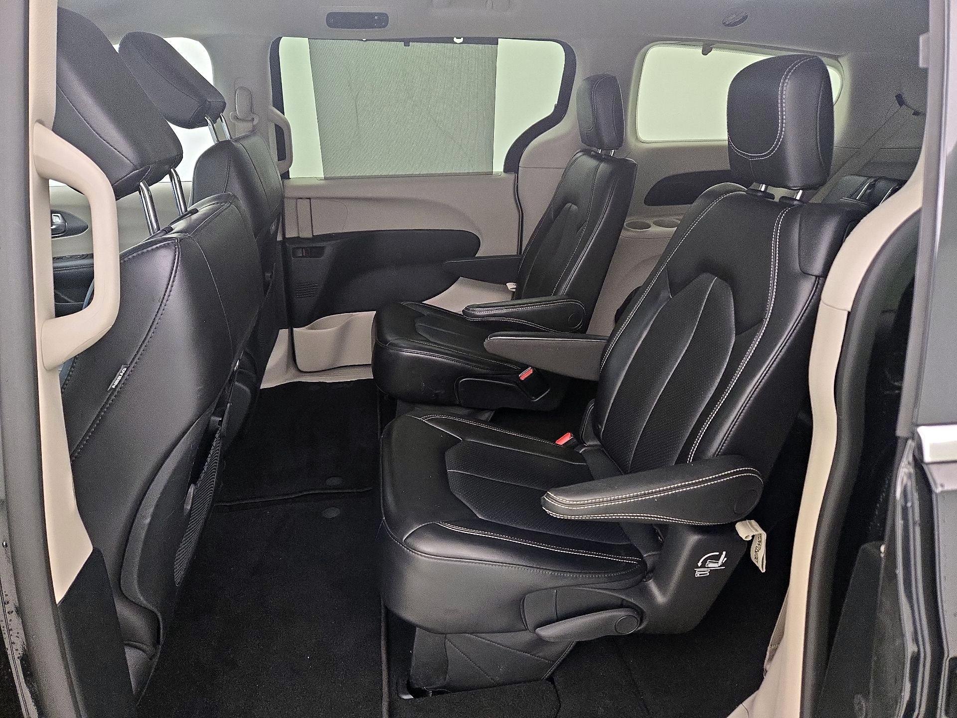 Thumbnail: 2023 Chrysler Pacifica - 19