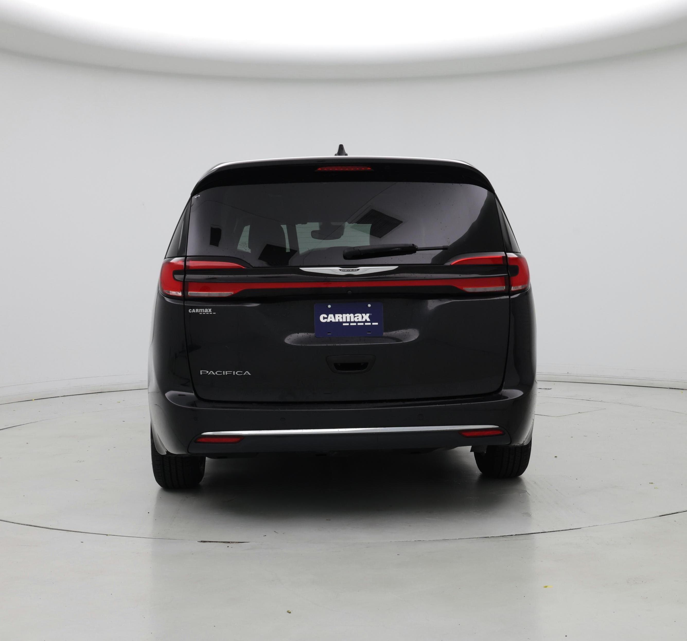 Thumbnail: 2023 Chrysler Pacifica - 6