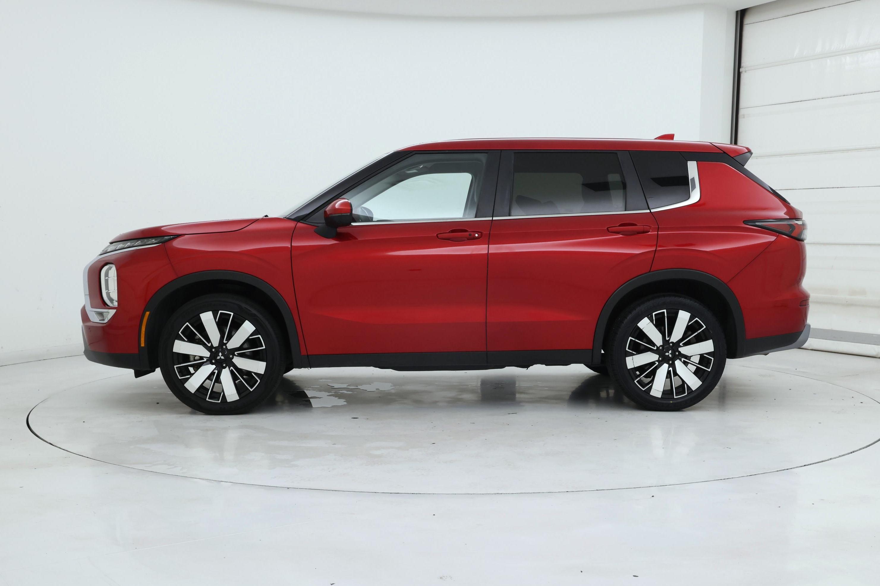 Thumbnail: 2025 Mitsubishi Outlander - 3