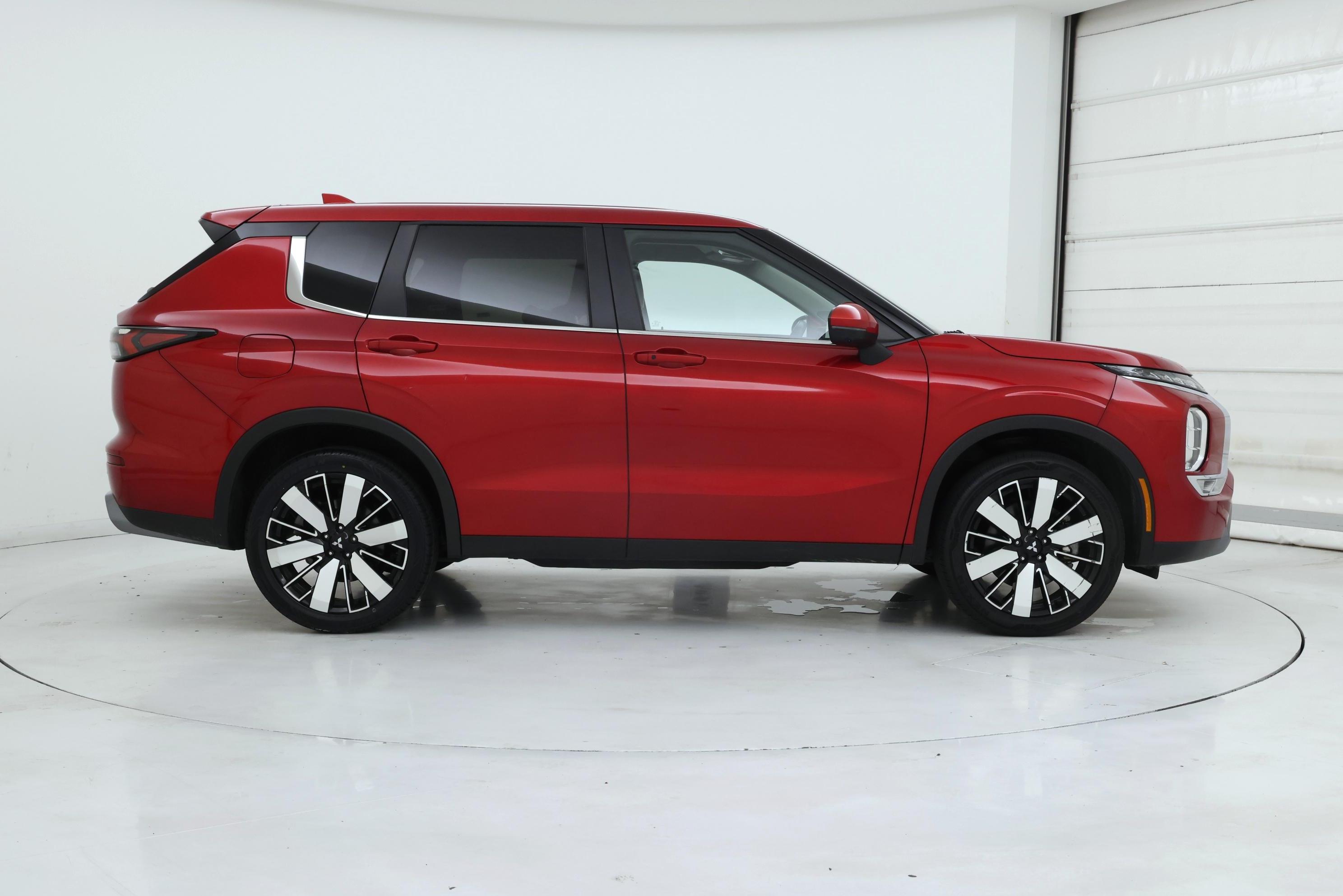 Thumbnail: 2025 Mitsubishi Outlander - 7