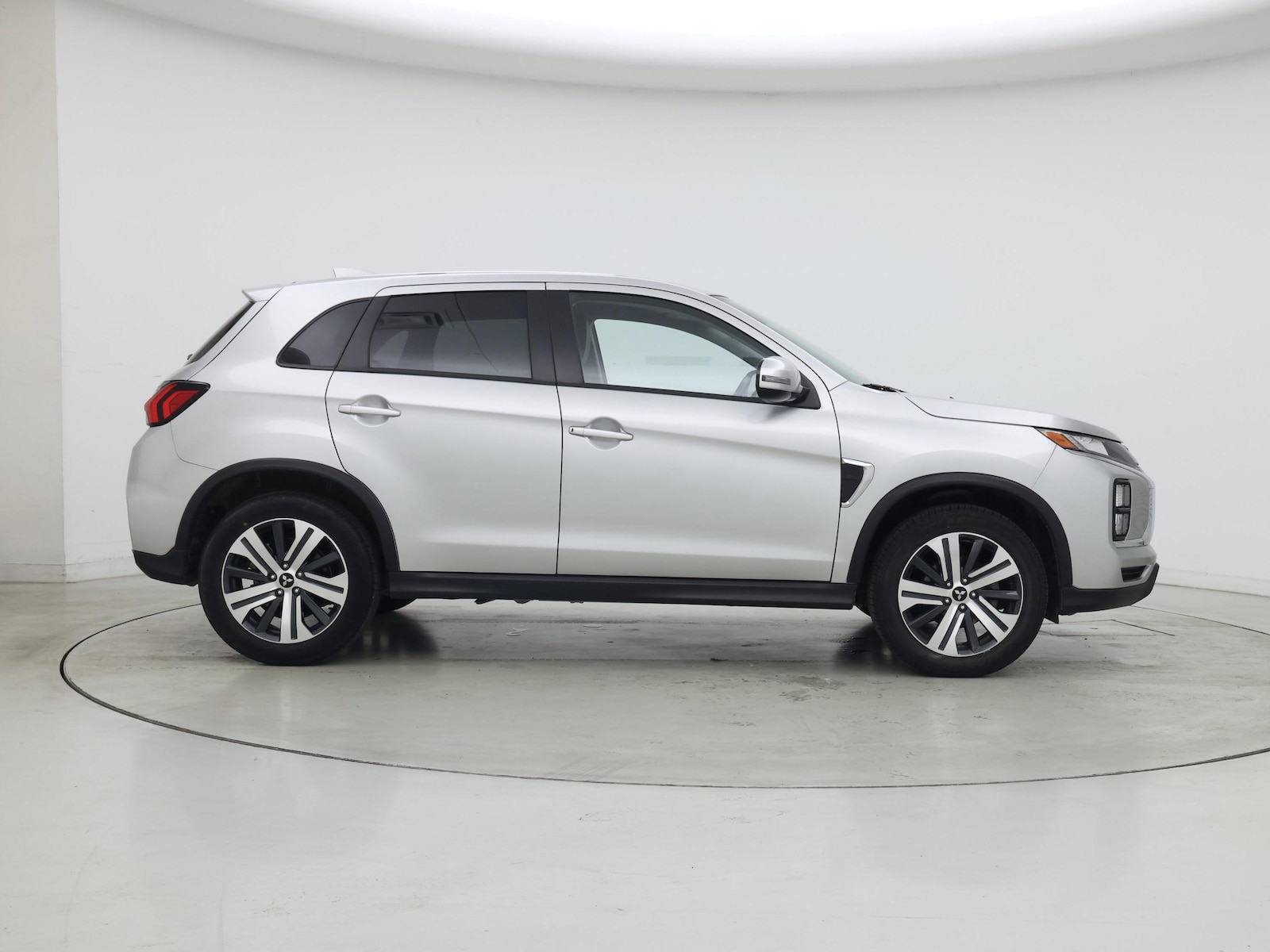 2025 Mitsubishi Outlander Sport SE - Photo 8