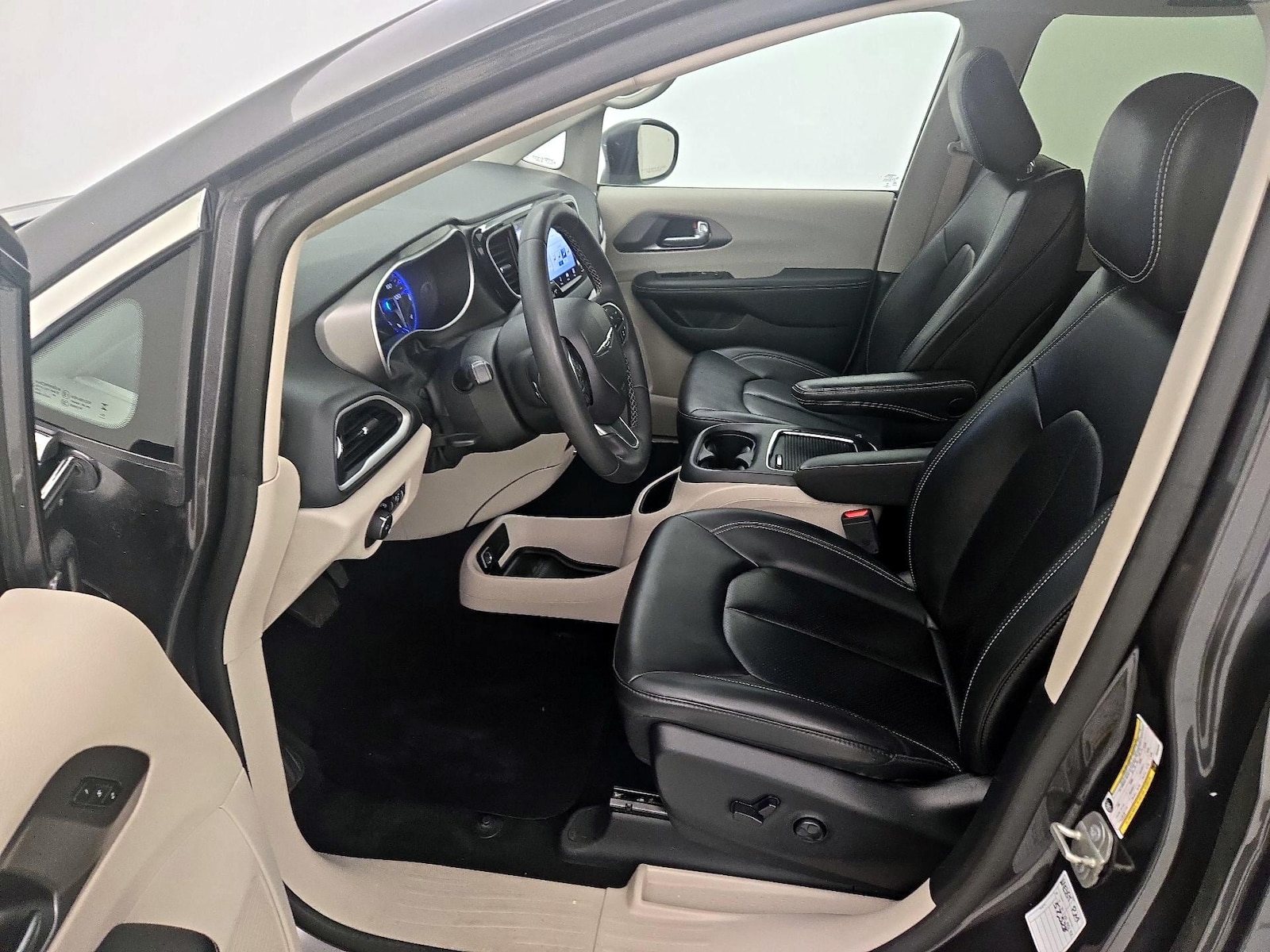 2023 Chrysler Pacifica Touring L - Photo 12