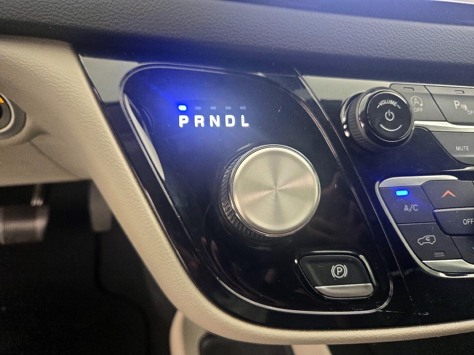 2023 Chrysler Pacifica Touring L - Photo 18